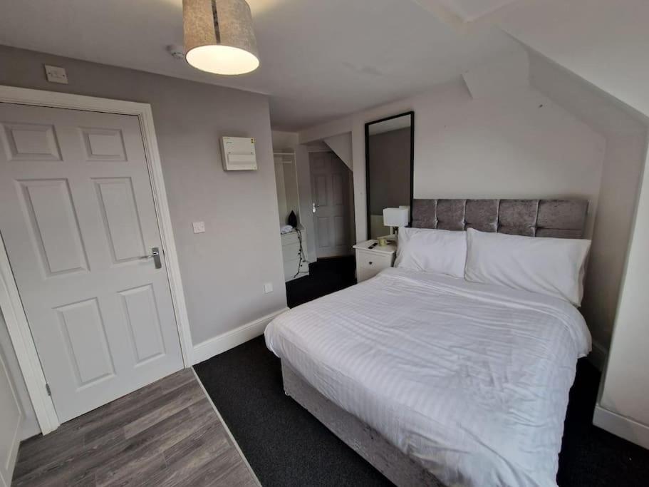 Modern Studio next to Notts Castle! view 4