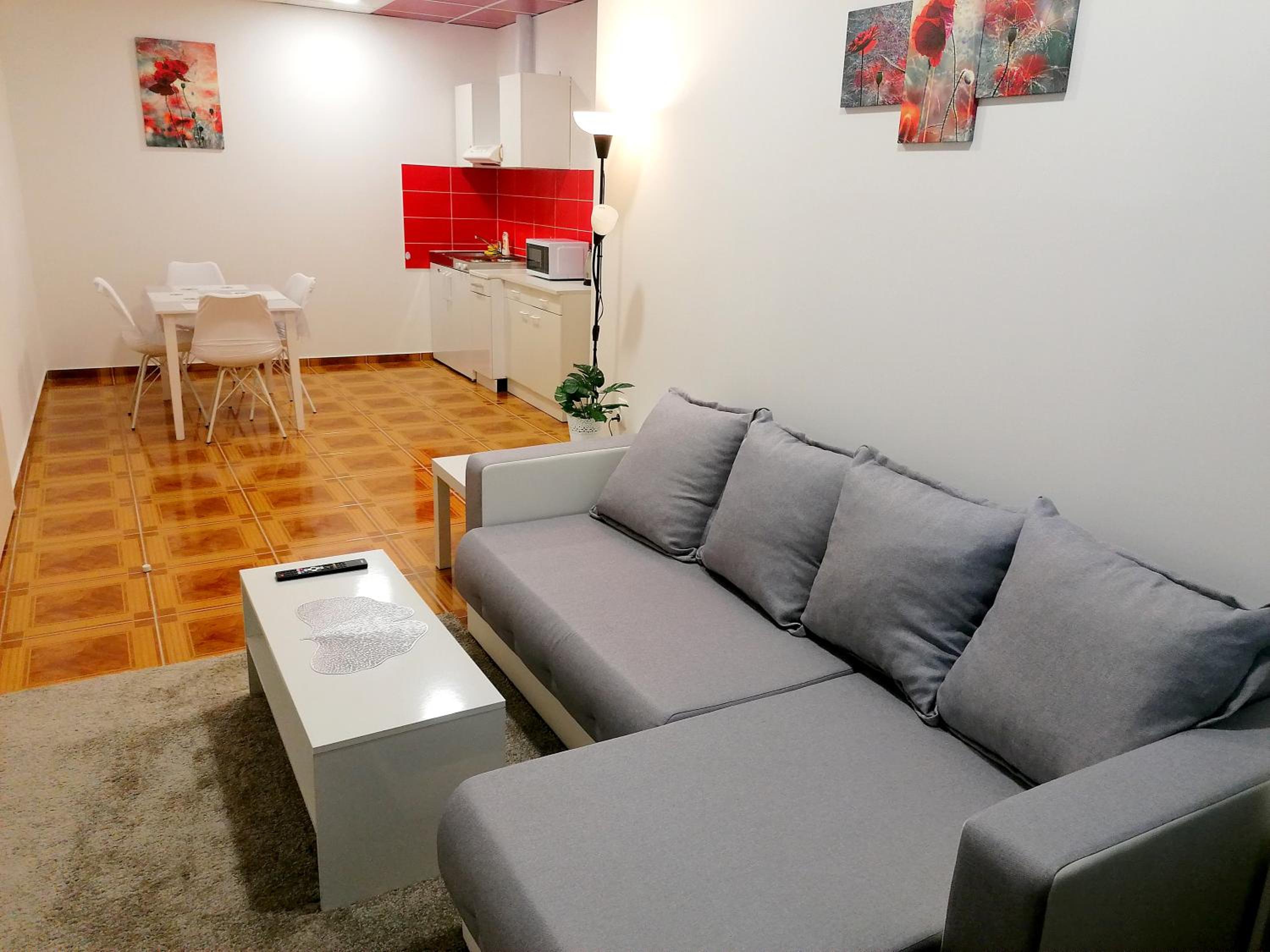 TRI KRALJA - THREE KINGS Apartments in the center with private parking view 3