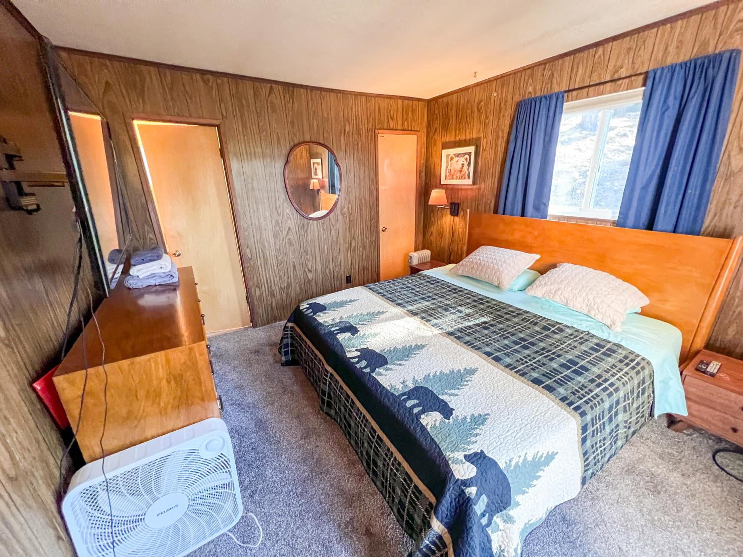 ITH Big Bear Lake Hostel & Lodge