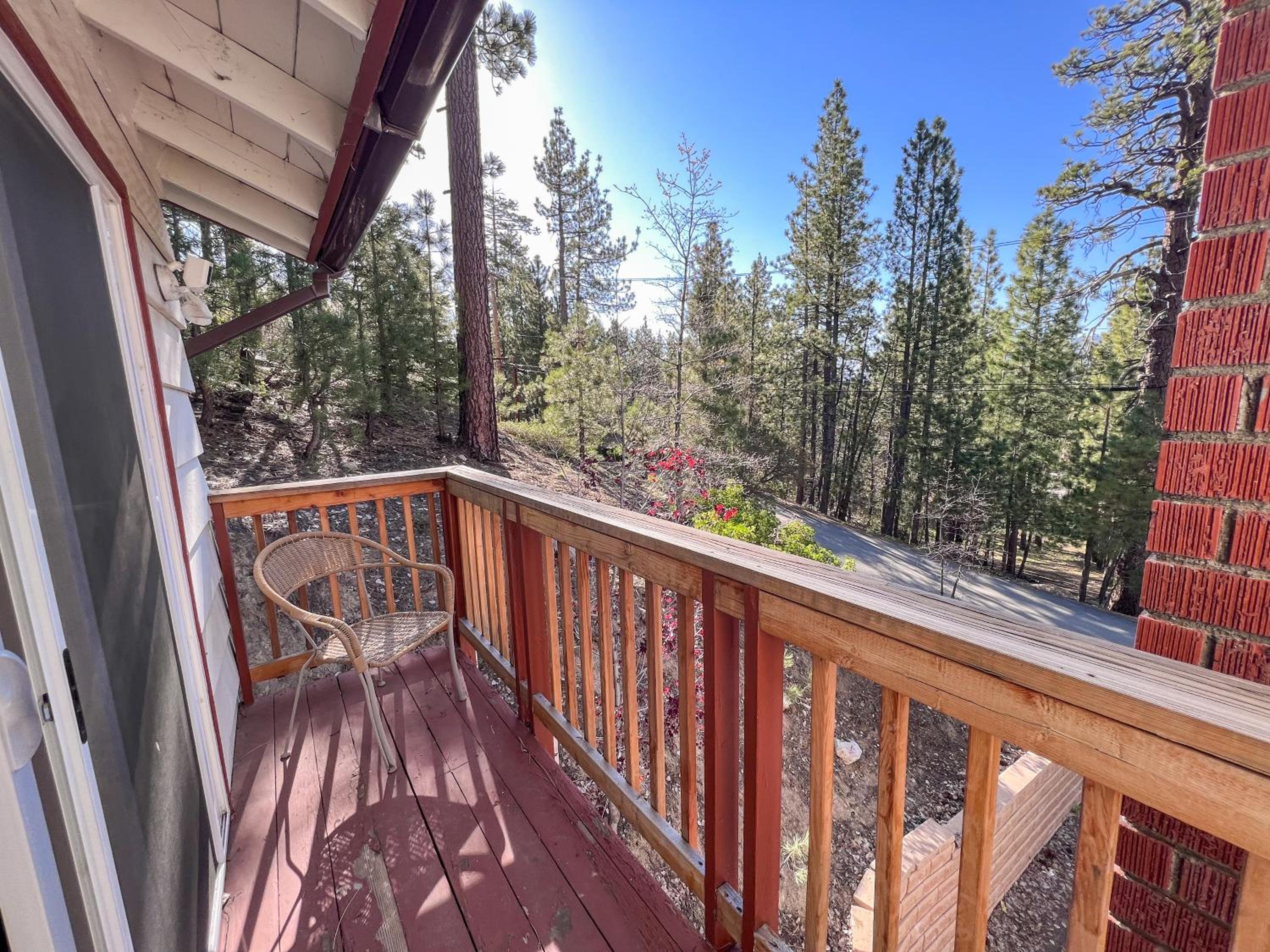 ITH Big Bear Lake Hostel & Lodge