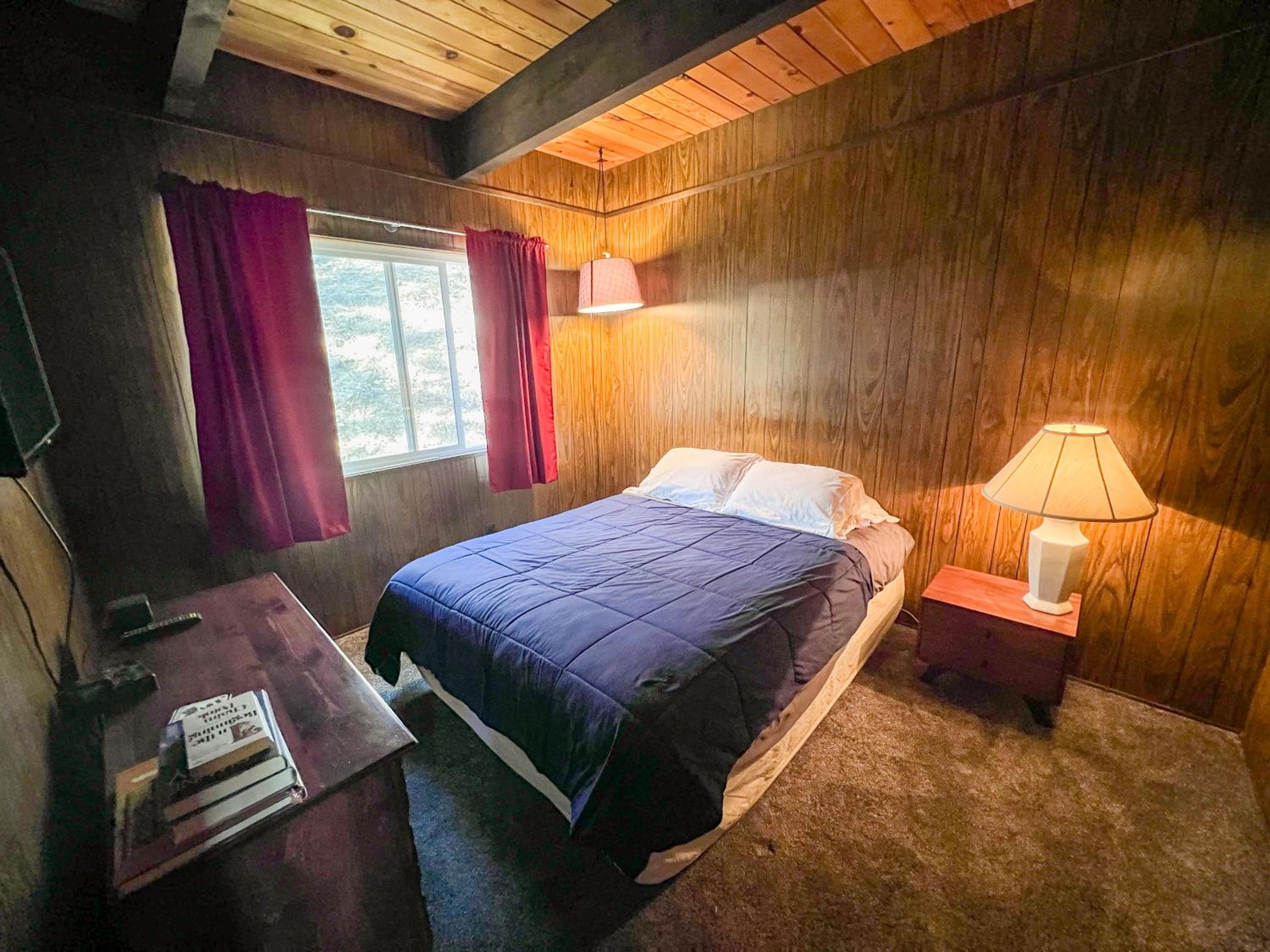 ITH Big Bear Lake Hostel & Lodge