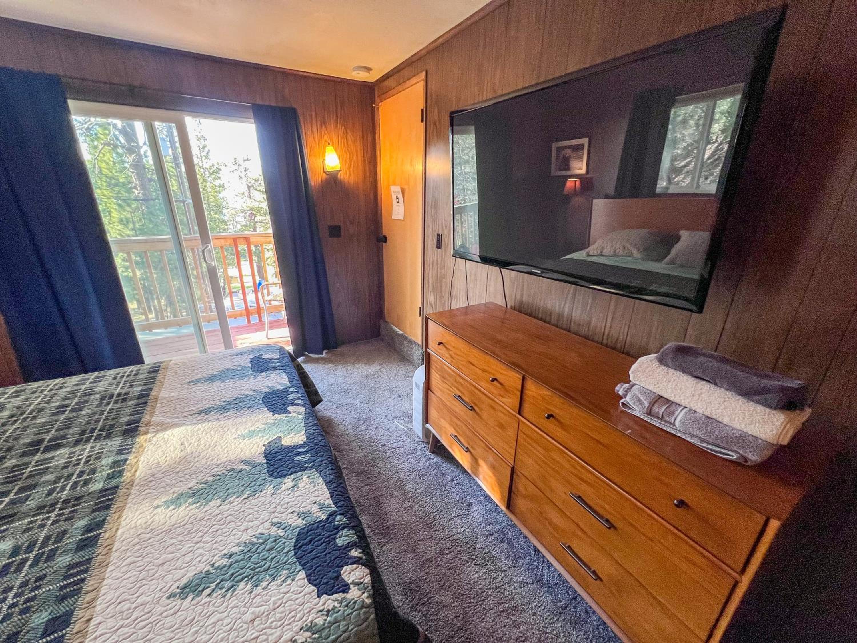 ITH Big Bear Lake Hostel & Lodge