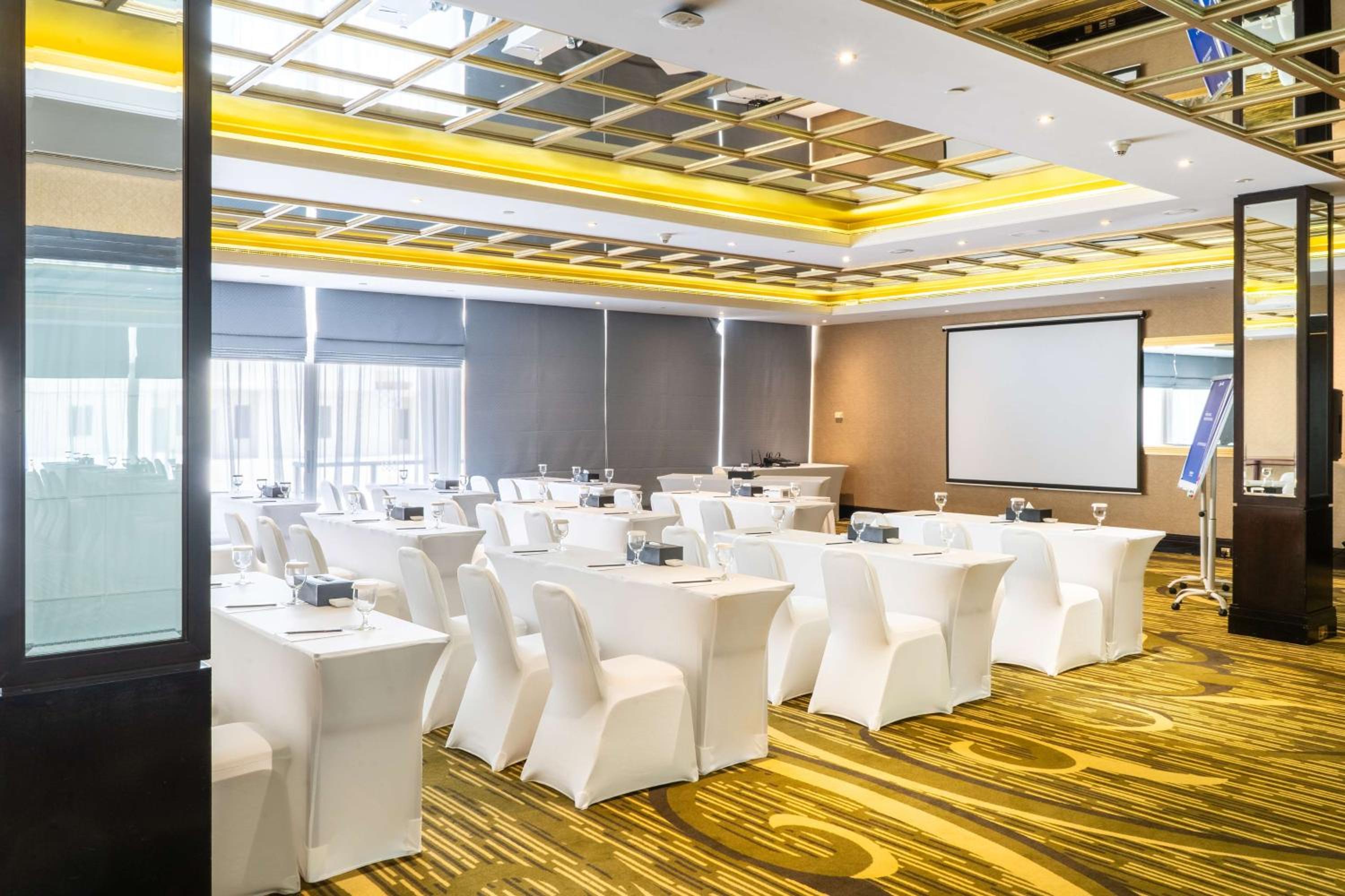 Radisson Blu Hotel & Resort, Abu Dhabi Corniche