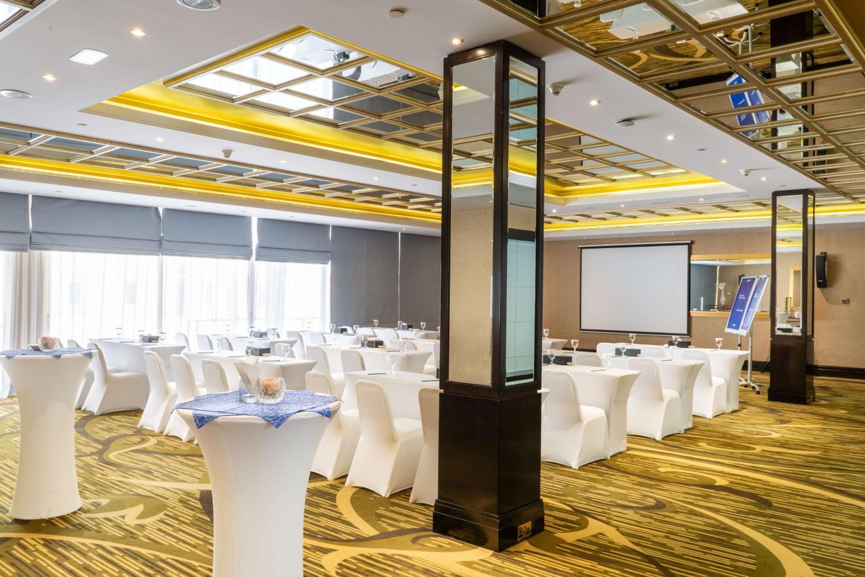 Radisson Blu Hotel & Resort, Abu Dhabi Corniche