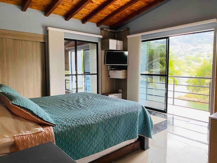 Lux Guatape Lakeside Retreat Cabin Jacuzzi