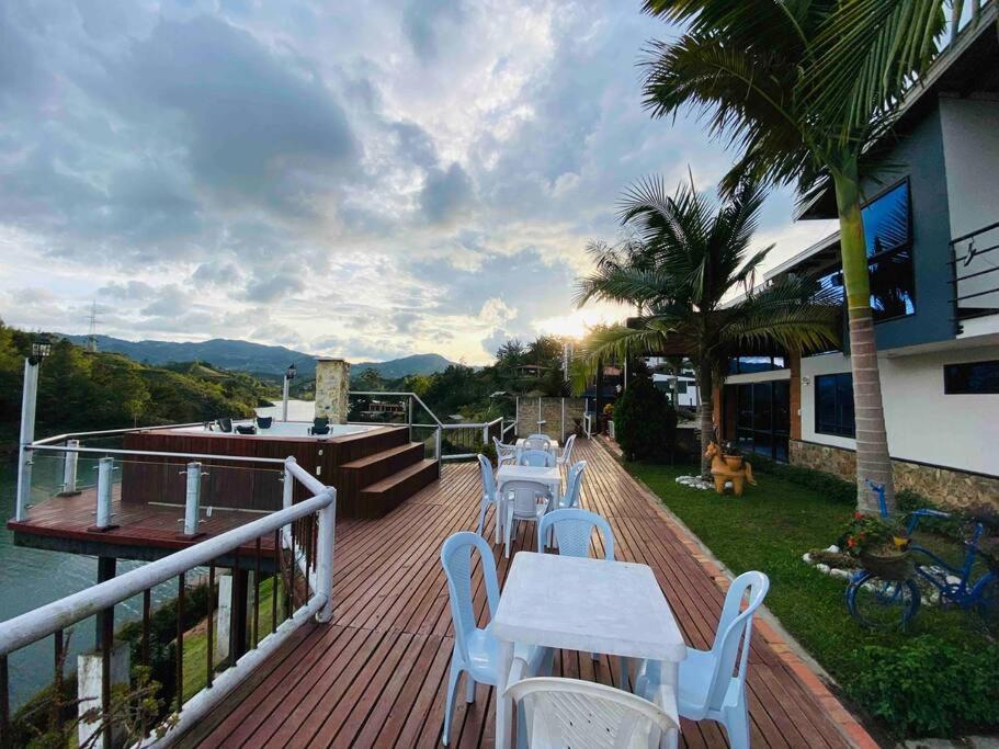 Lux Guatape Lakeside Retreat Cabin Jacuzzi