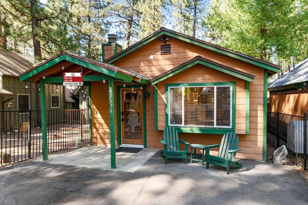 Moonridge Pines Cabin, Fireplace, 5 min to Summit view 3