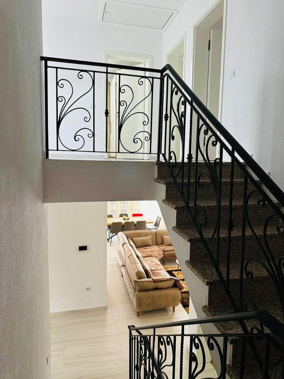 Rezidenca Dozhlani with Private Pool & Yard