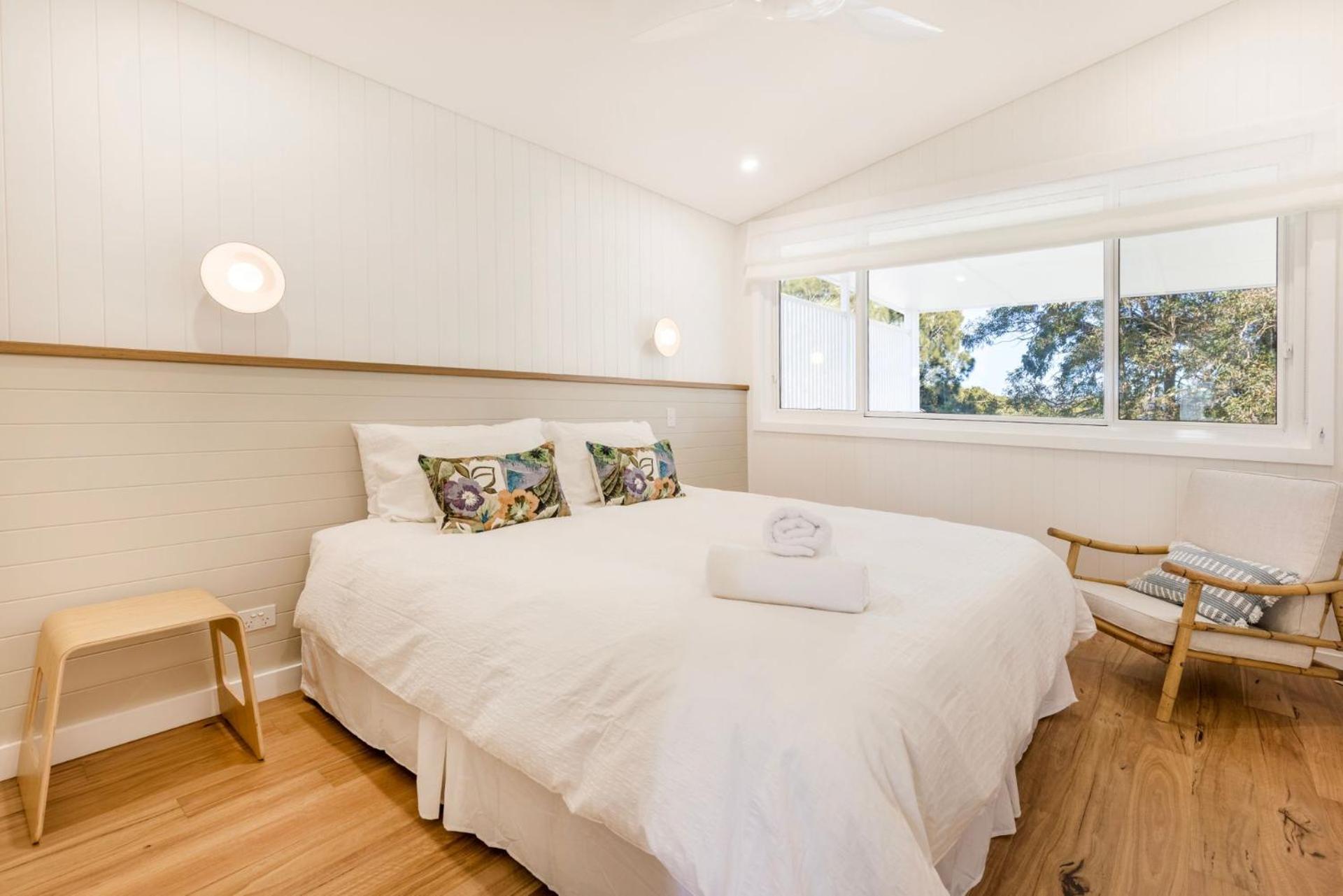 Carramar - Fireplace - Absolute Waterfront
