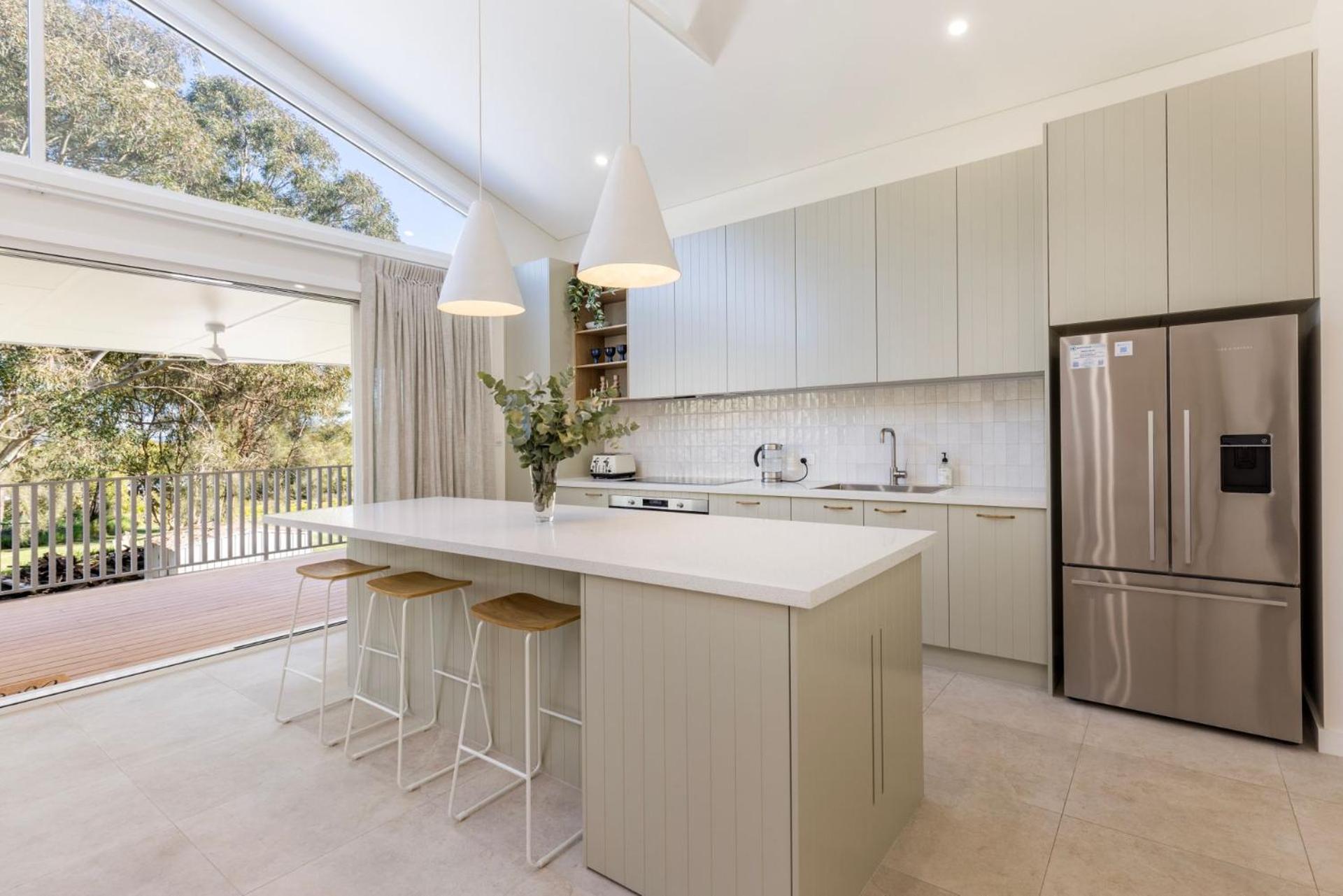 Carramar - Fireplace - Absolute Waterfront