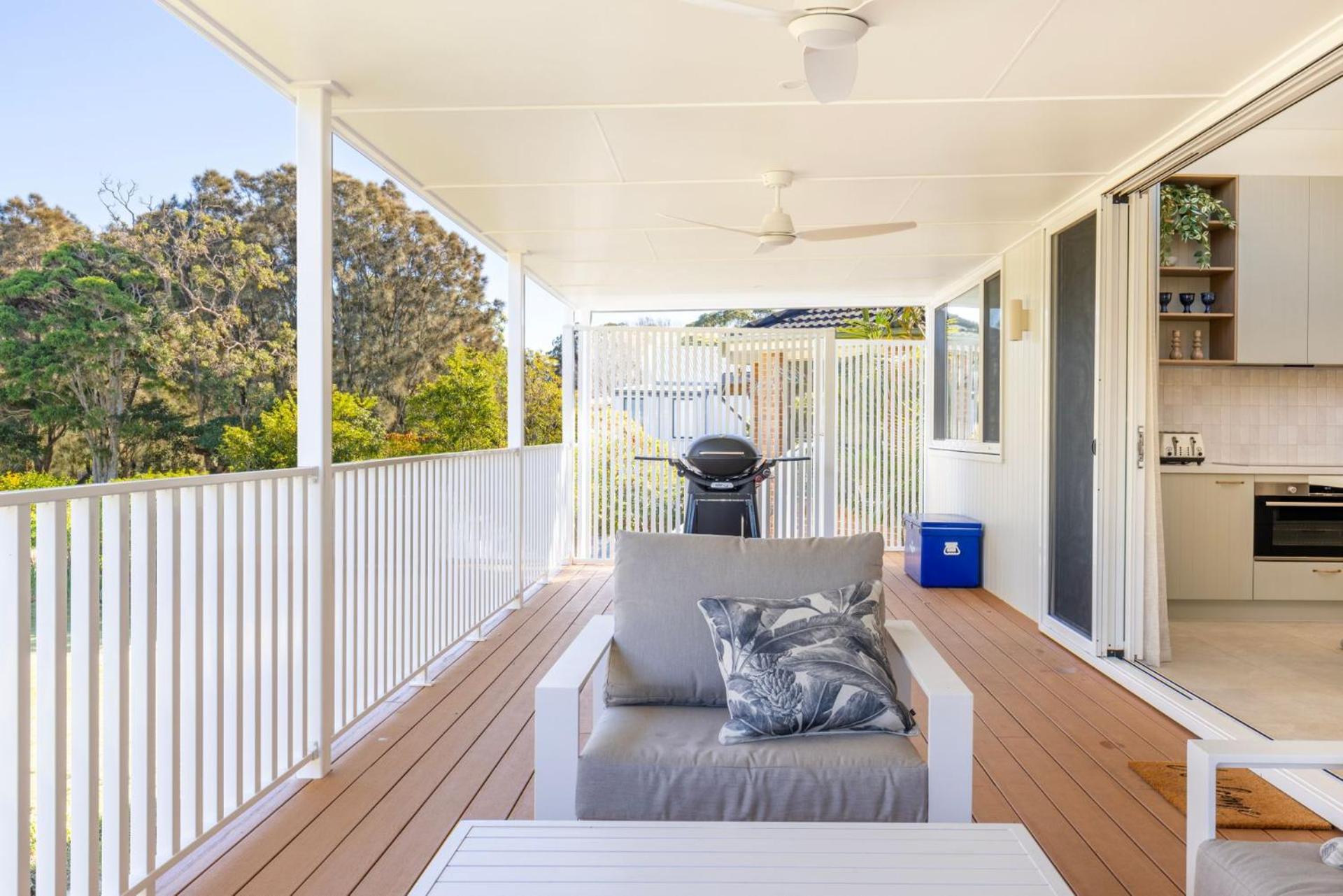 Carramar - Fireplace - Absolute Waterfront