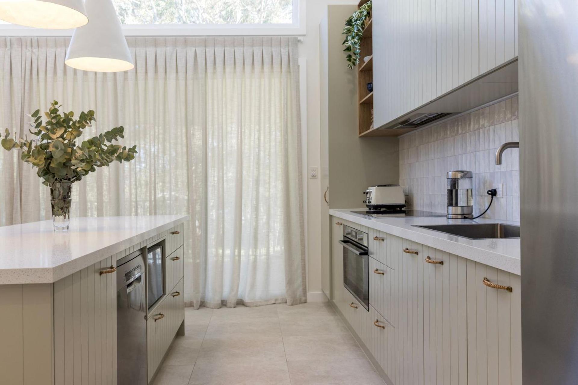 Carramar - Fireplace - Absolute Waterfront