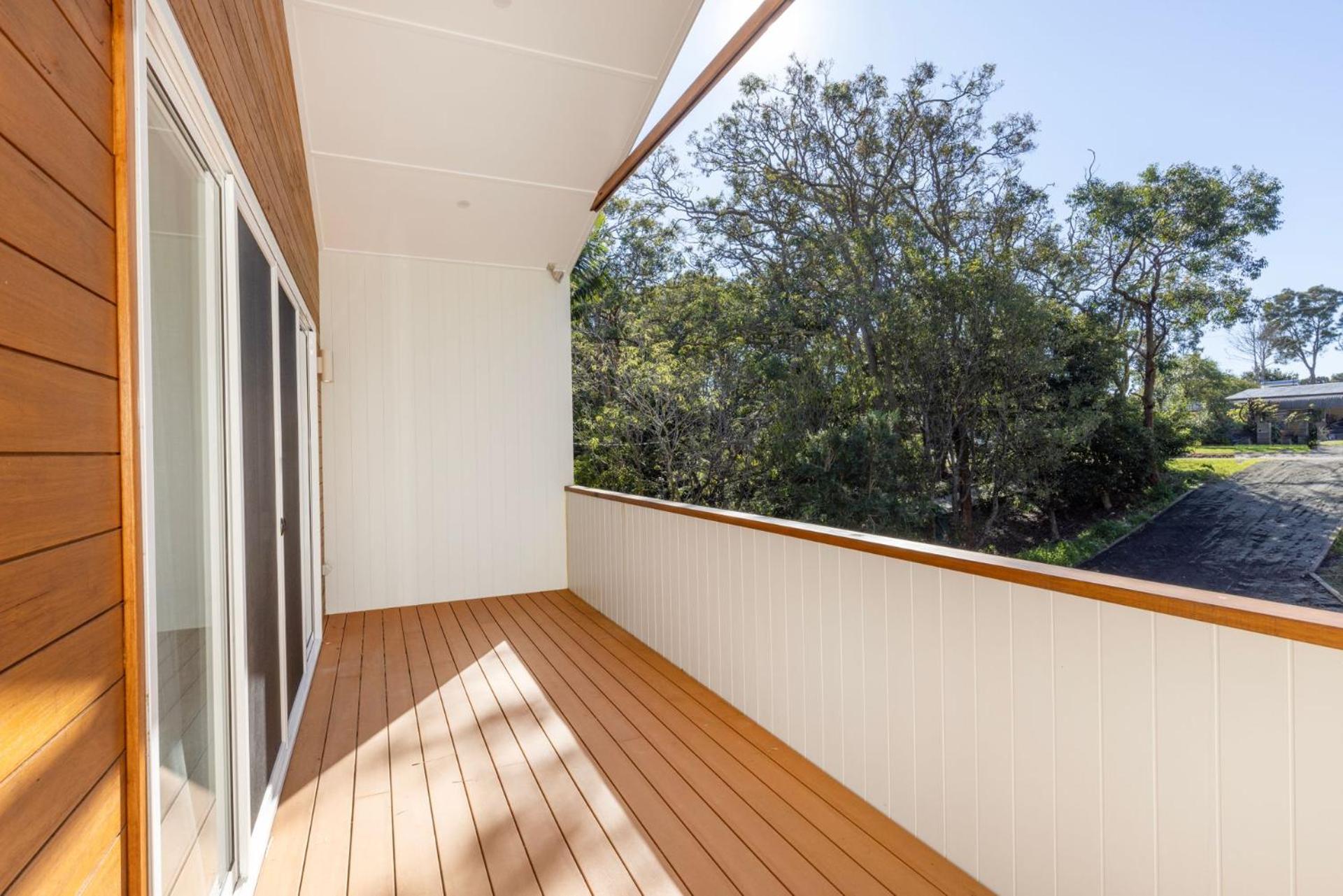 Carramar - Fireplace - Absolute Waterfront