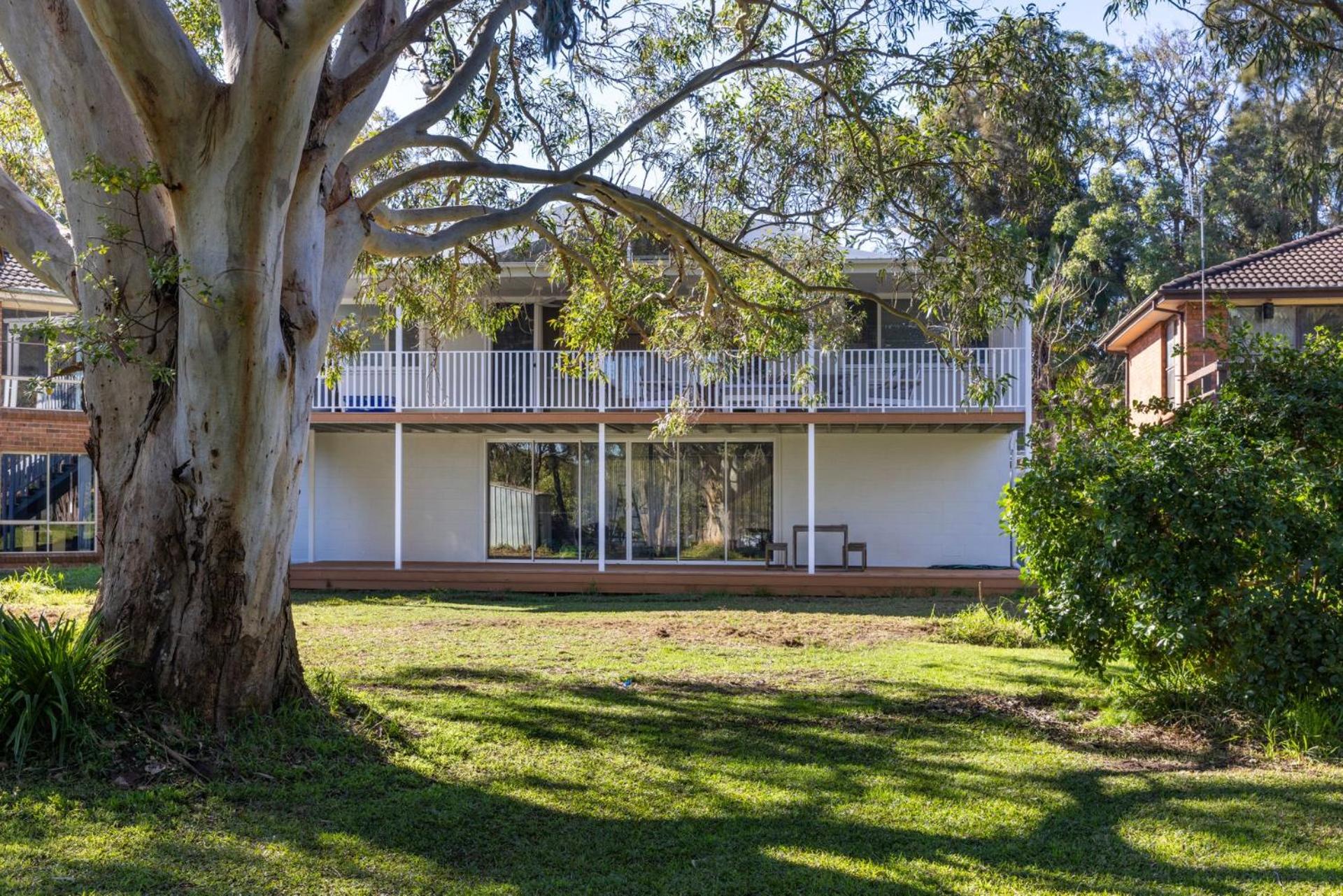 Carramar - Fireplace - Absolute Waterfront
