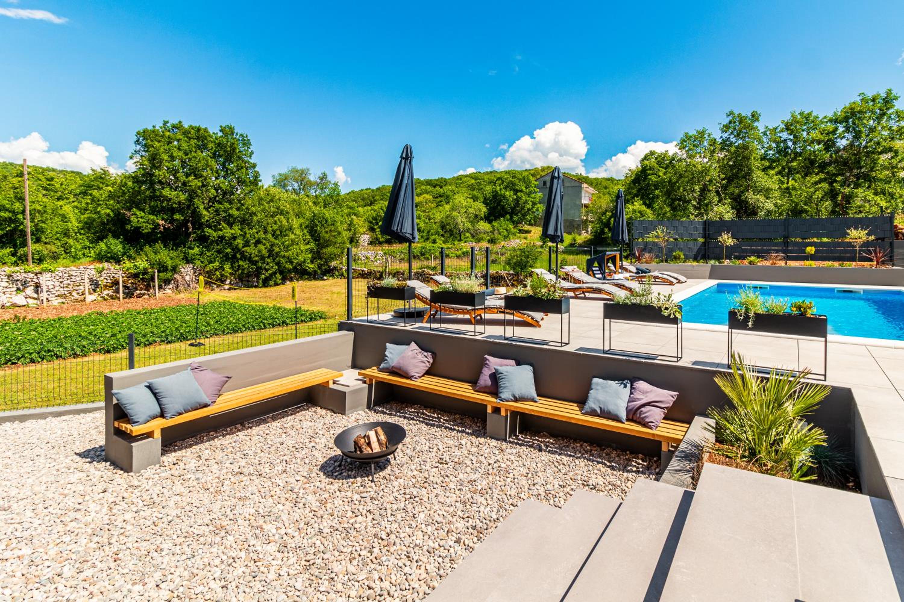 Jackal Holiday House with a heated pool and a jacuzzi
