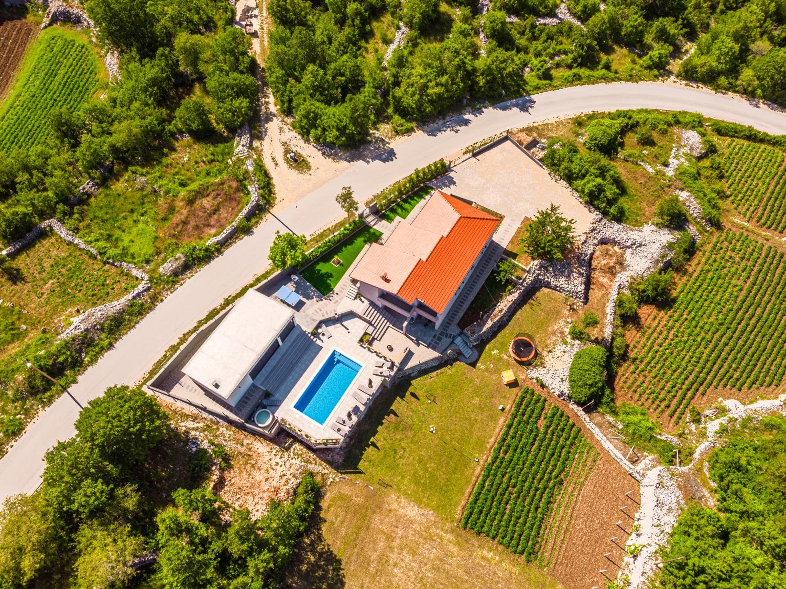 Jackal Holiday House with a heated pool and a jacuzzi