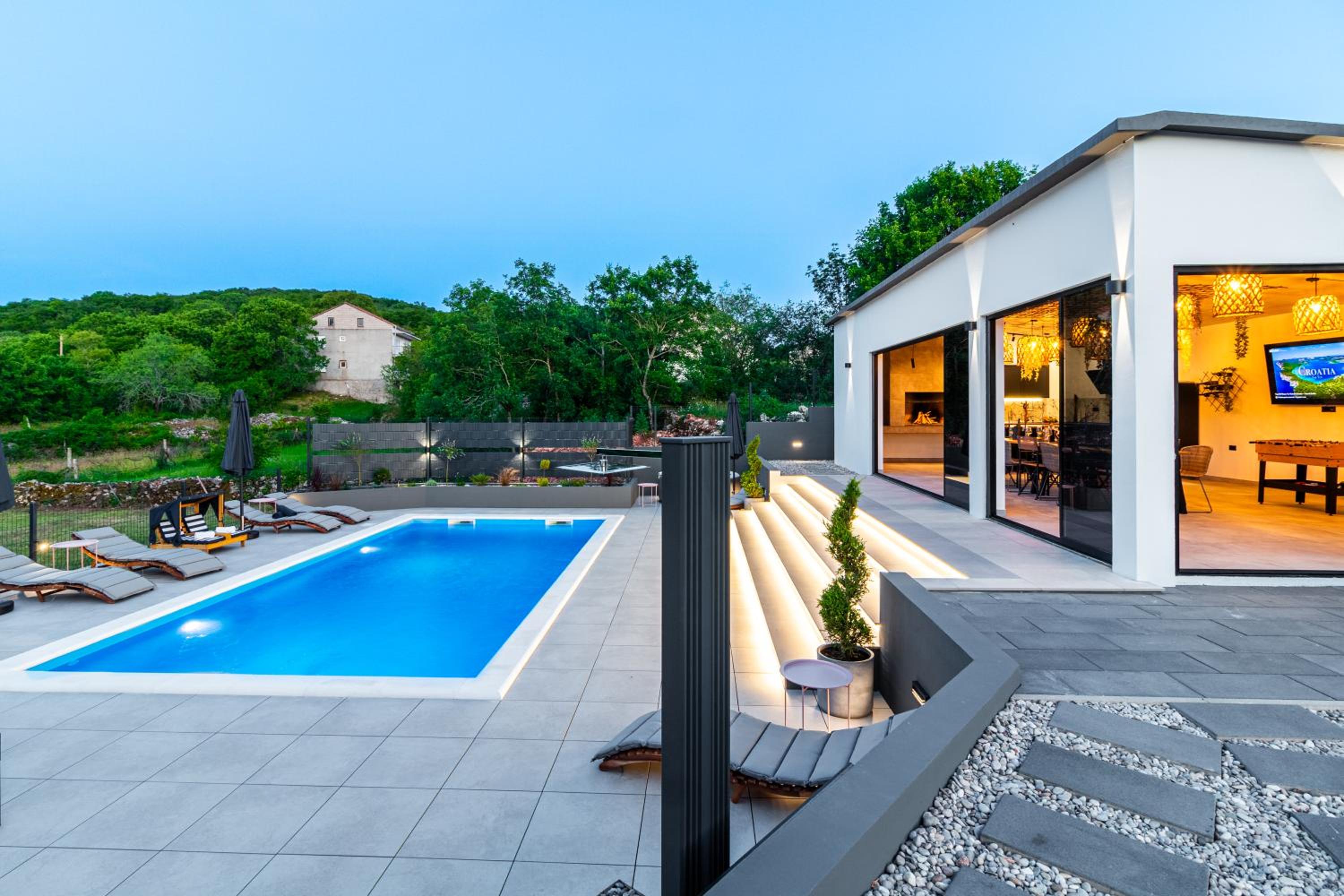 Jackal Holiday House with a heated pool and a jacuzzi