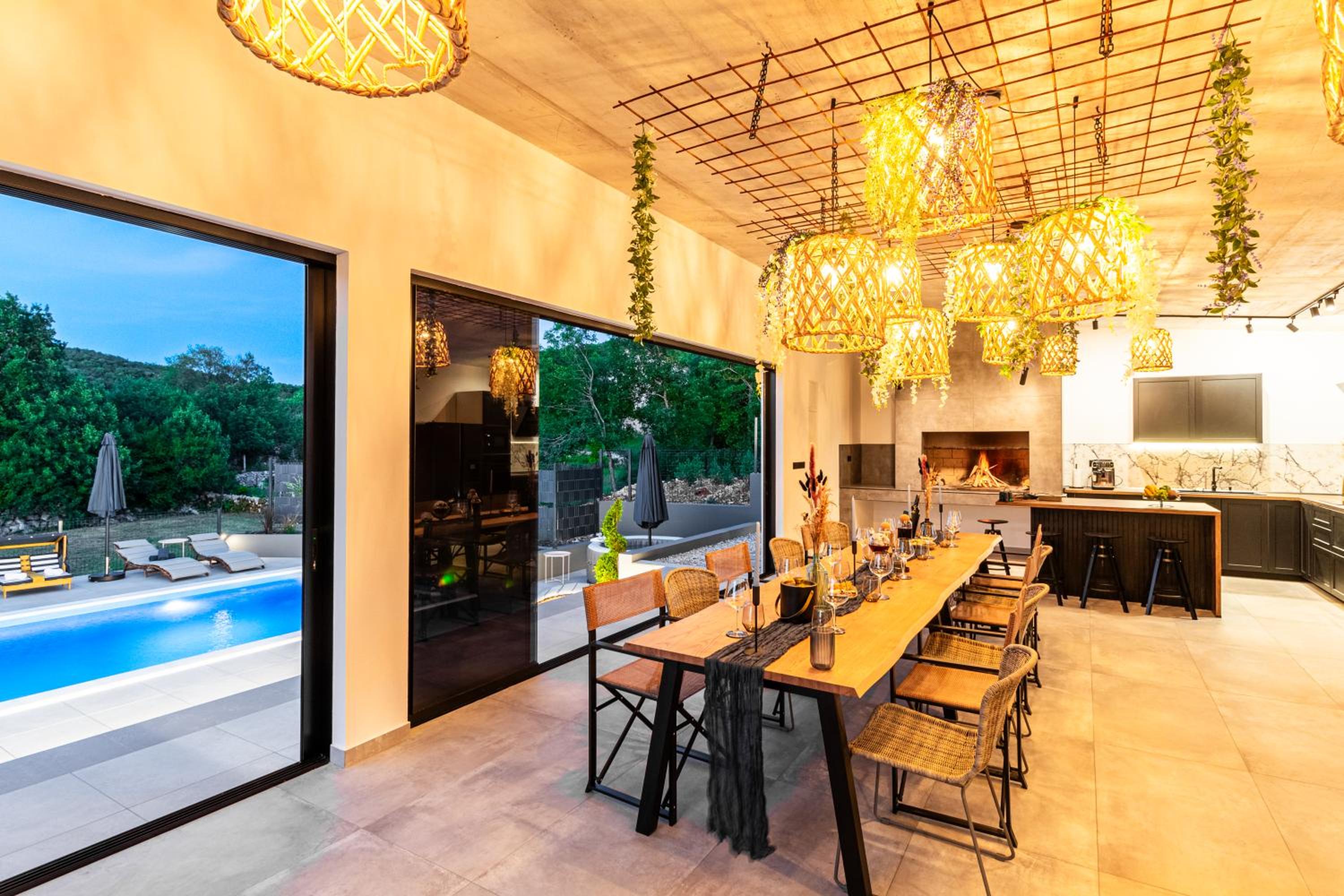 Jackal Holiday House with a heated pool and a jacuzzi