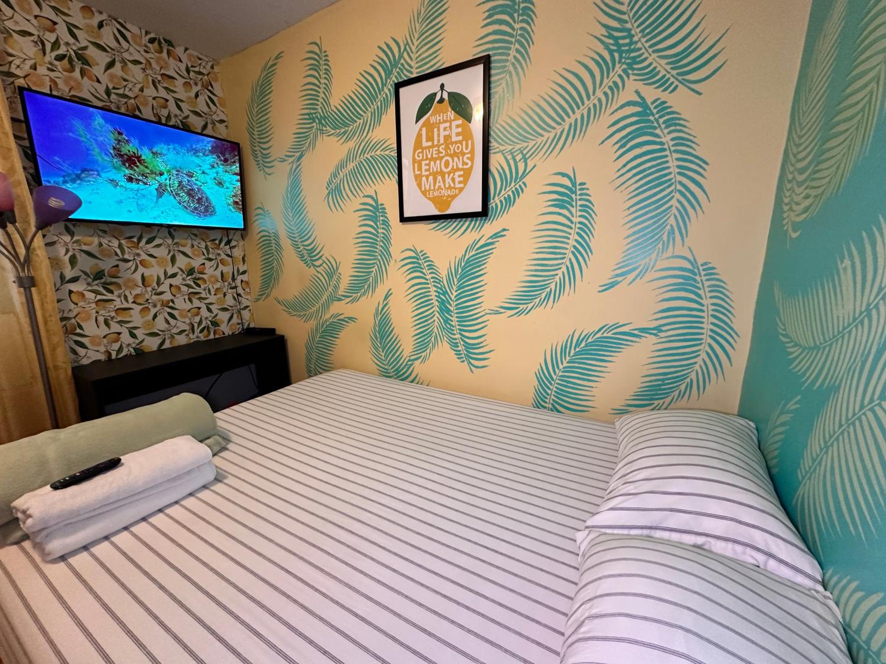Lemon Vibes room in Guesthouse
