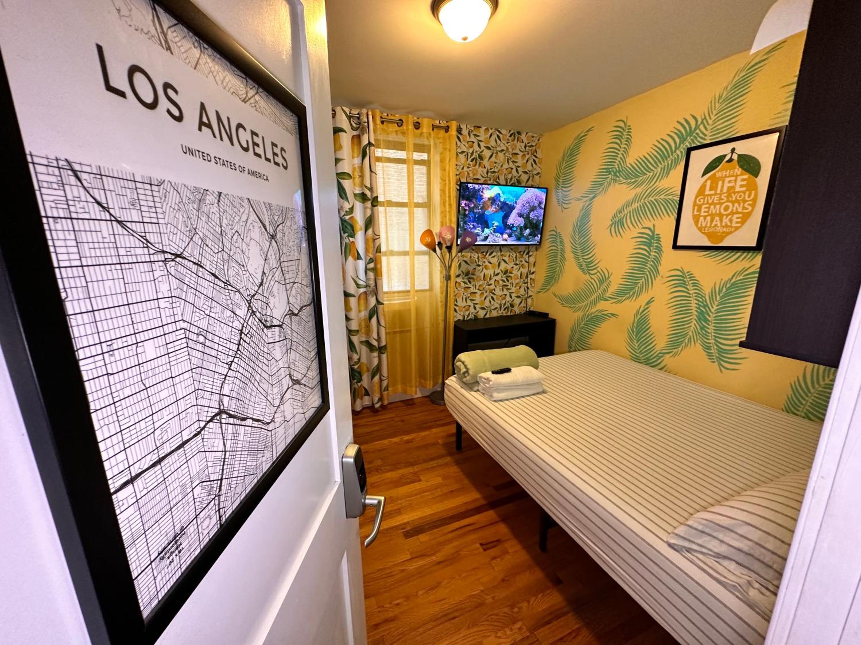 Lemon Vibes room in Guesthouse