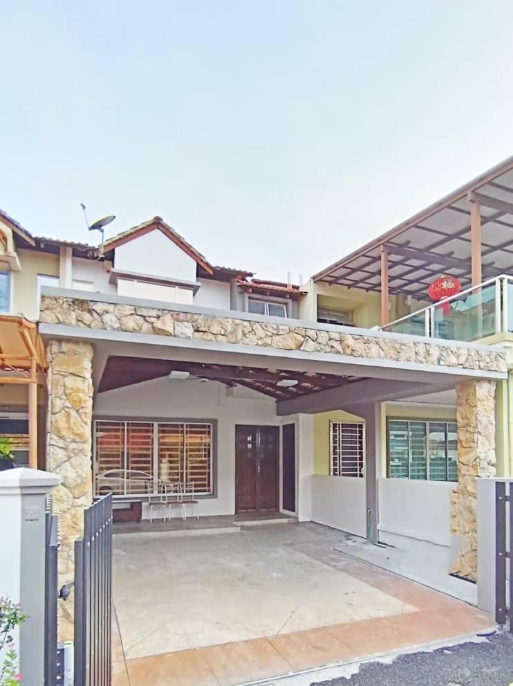 8Pax -2 Storey Bayu Mutiara Bukit Mertajam Penang photo 2
