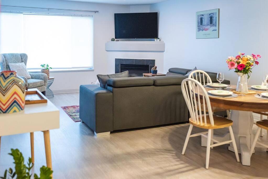 Val's Place - licensed vacay rental with boat slip