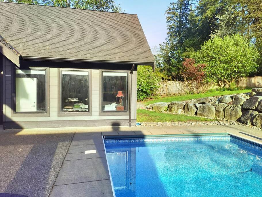 pool villa