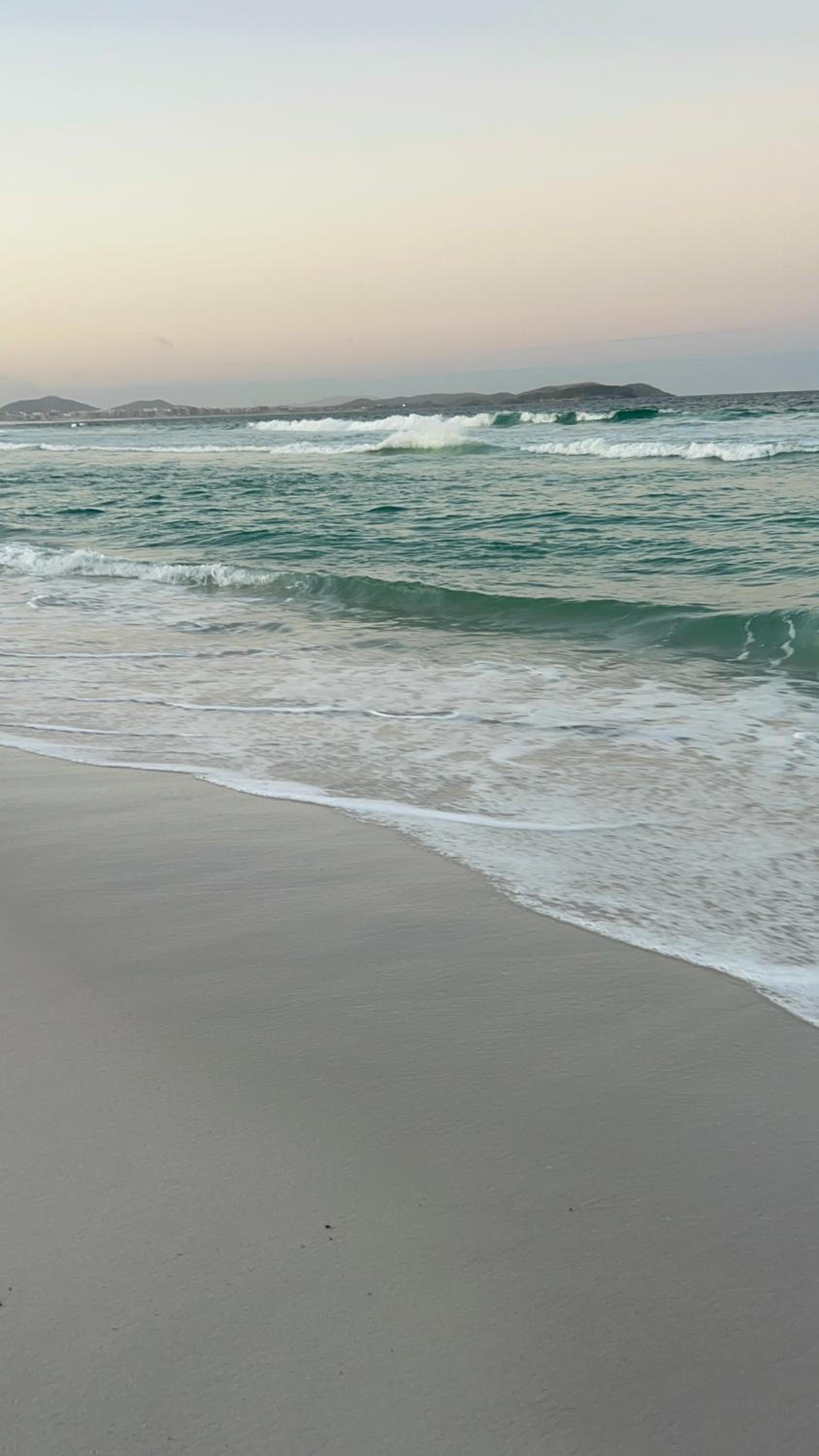 Casa charmosa na Praia do Foguete, 3 quartos, pé na areia