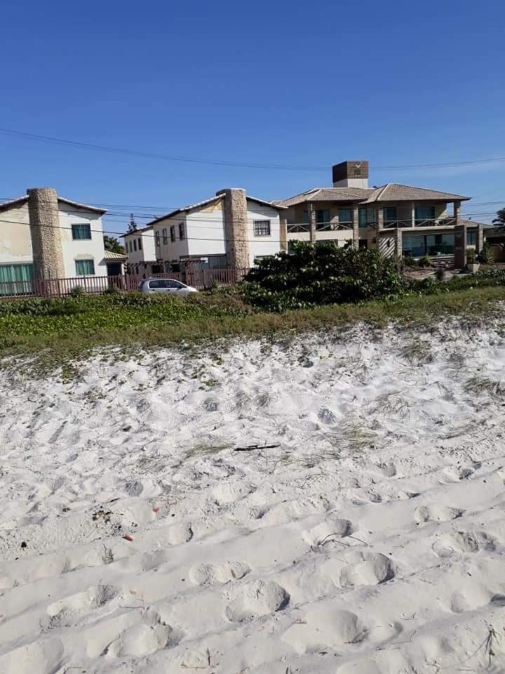 Casa charmosa na Praia do Foguete, 3 quartos, pé na areia