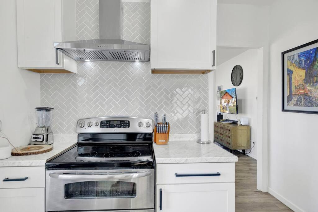 #CedarHaven 2 King Bed - Spa Shower - Near Bham Crossplex, BJCC, Downtown view 5