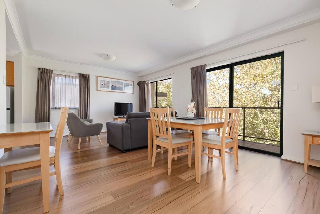 2X1 Comfy Apartment in Perth CBD