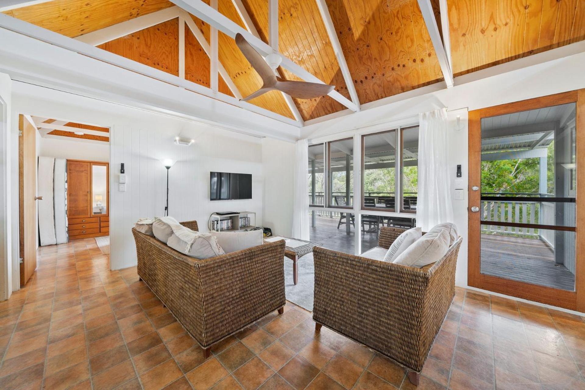 Beach Echoes by Discover Stradbroke