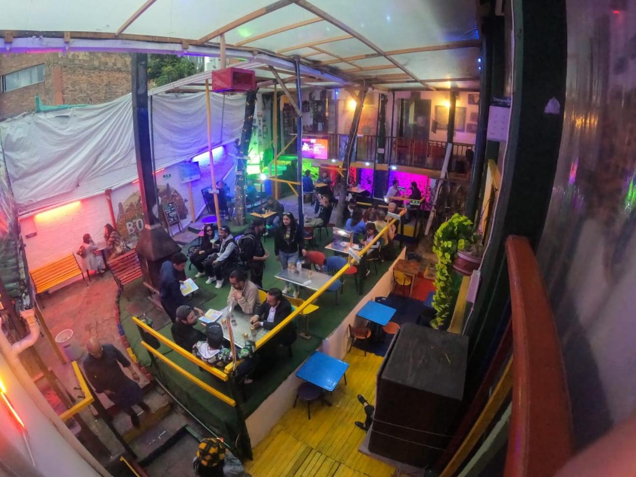 Hostal Gastro Bar Casa Colibrí