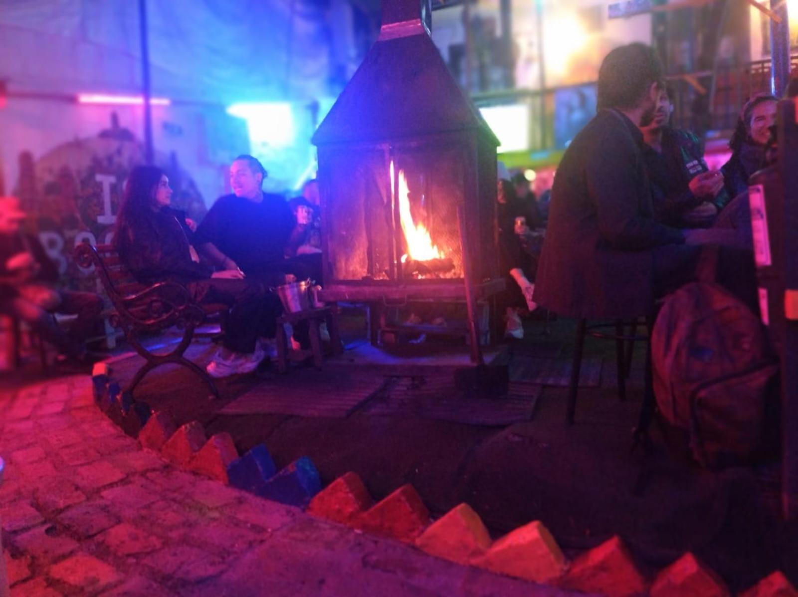 Hostal Gastro Bar Casa Colibrí