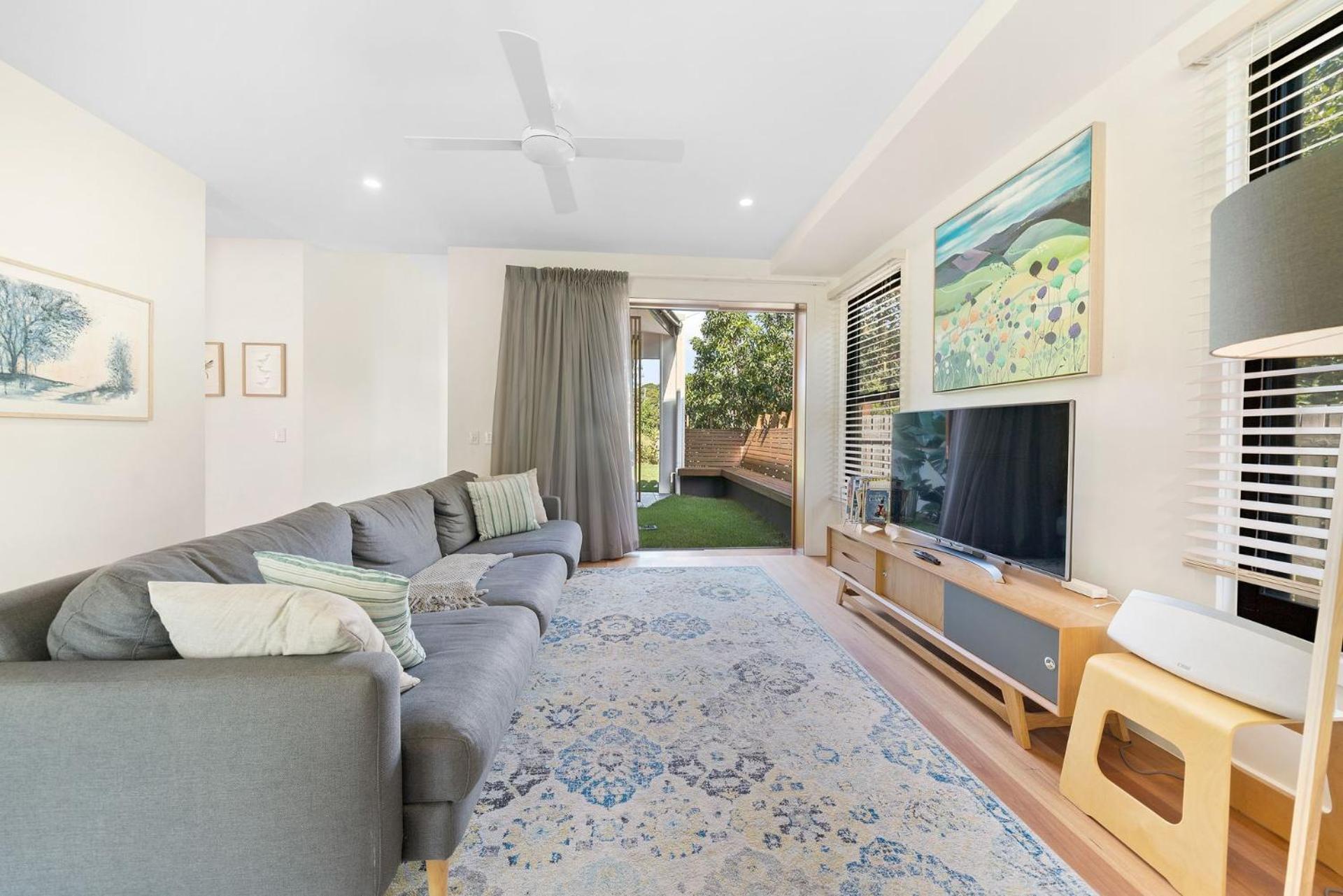 Gabura by Discover Stradbroke