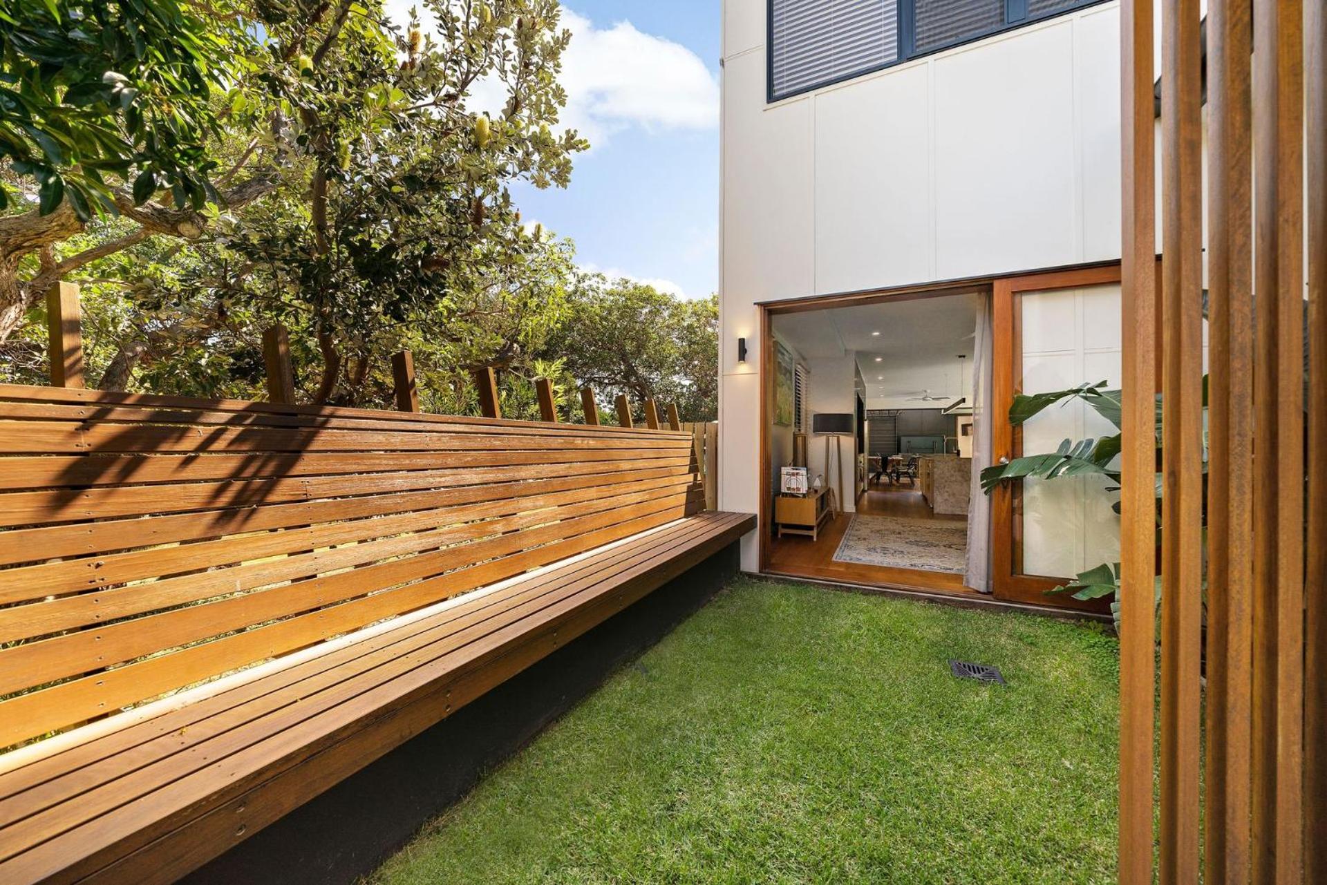 Gabura by Discover Stradbroke