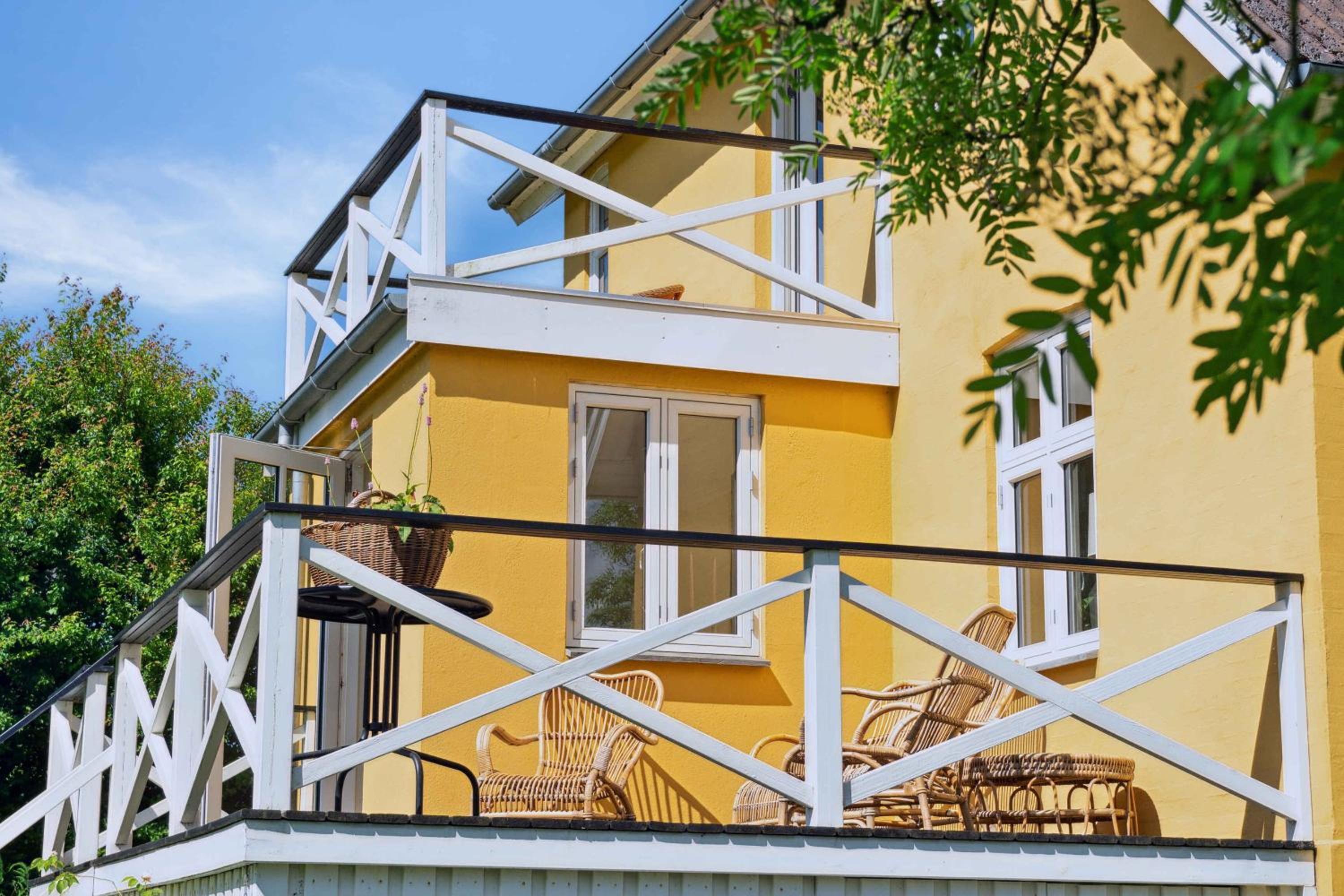 Beautiful Yellow Country Villa By The Water