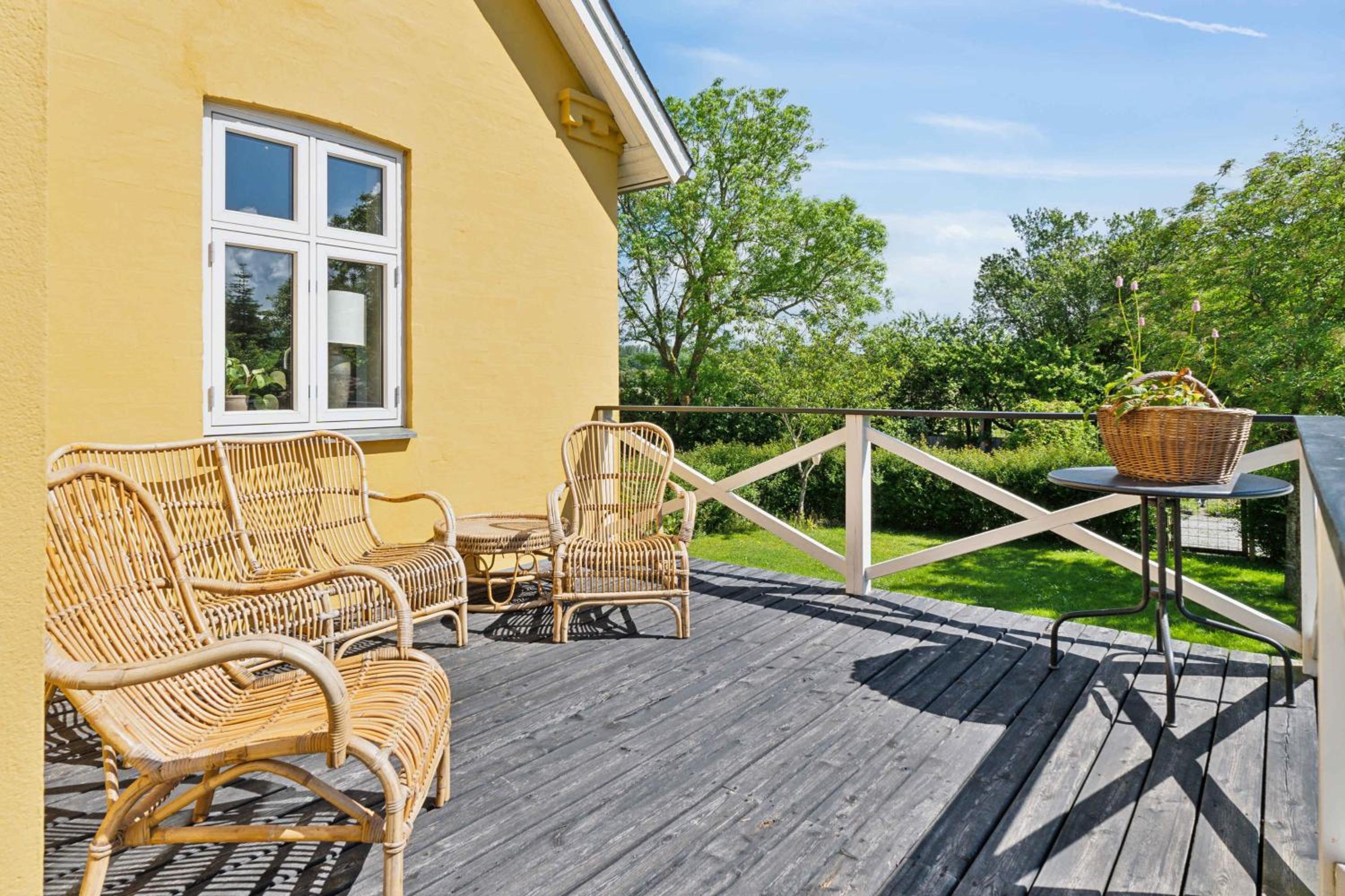 Beautiful Yellow Country Villa By The Water