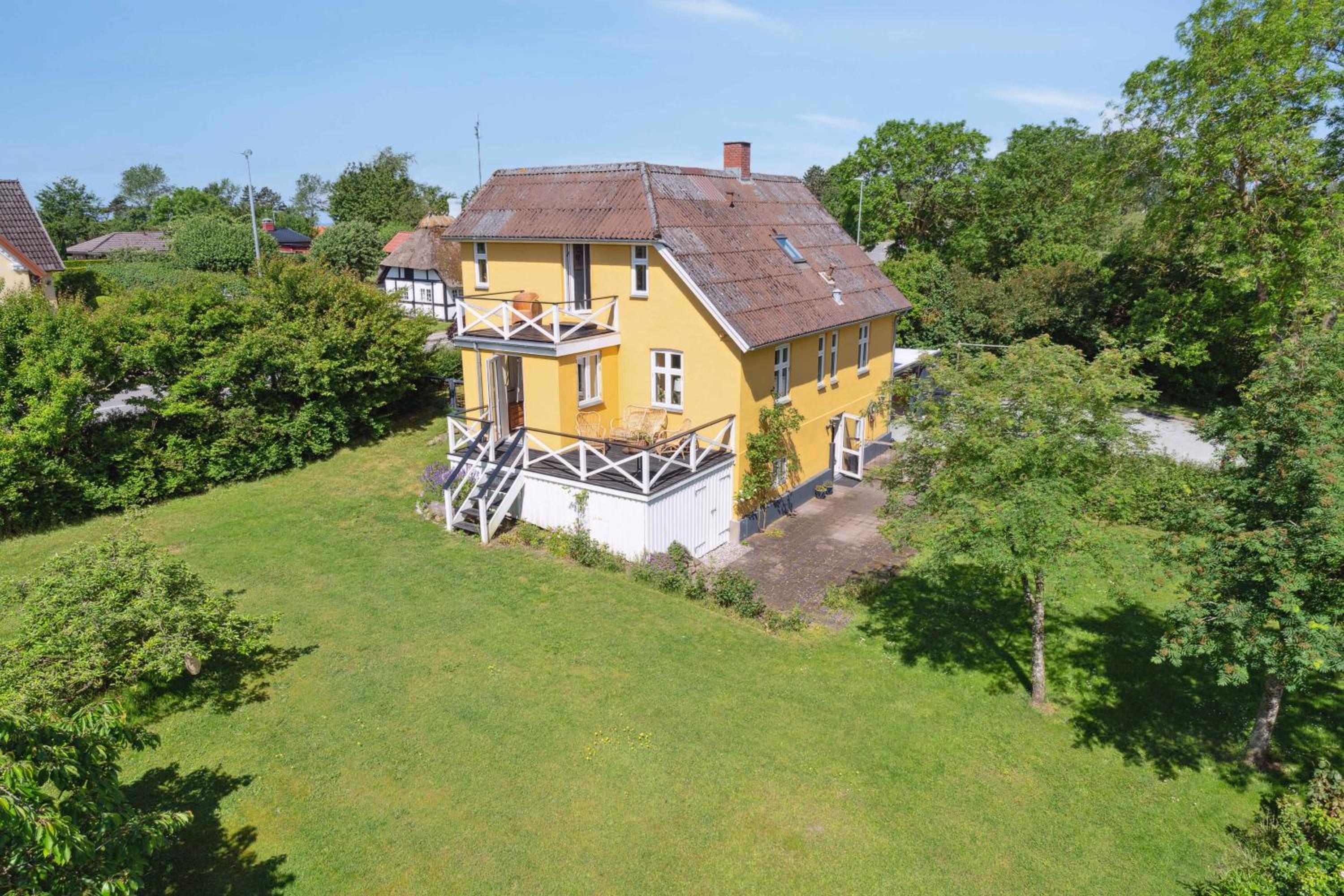Beautiful Yellow Country Villa By The Water