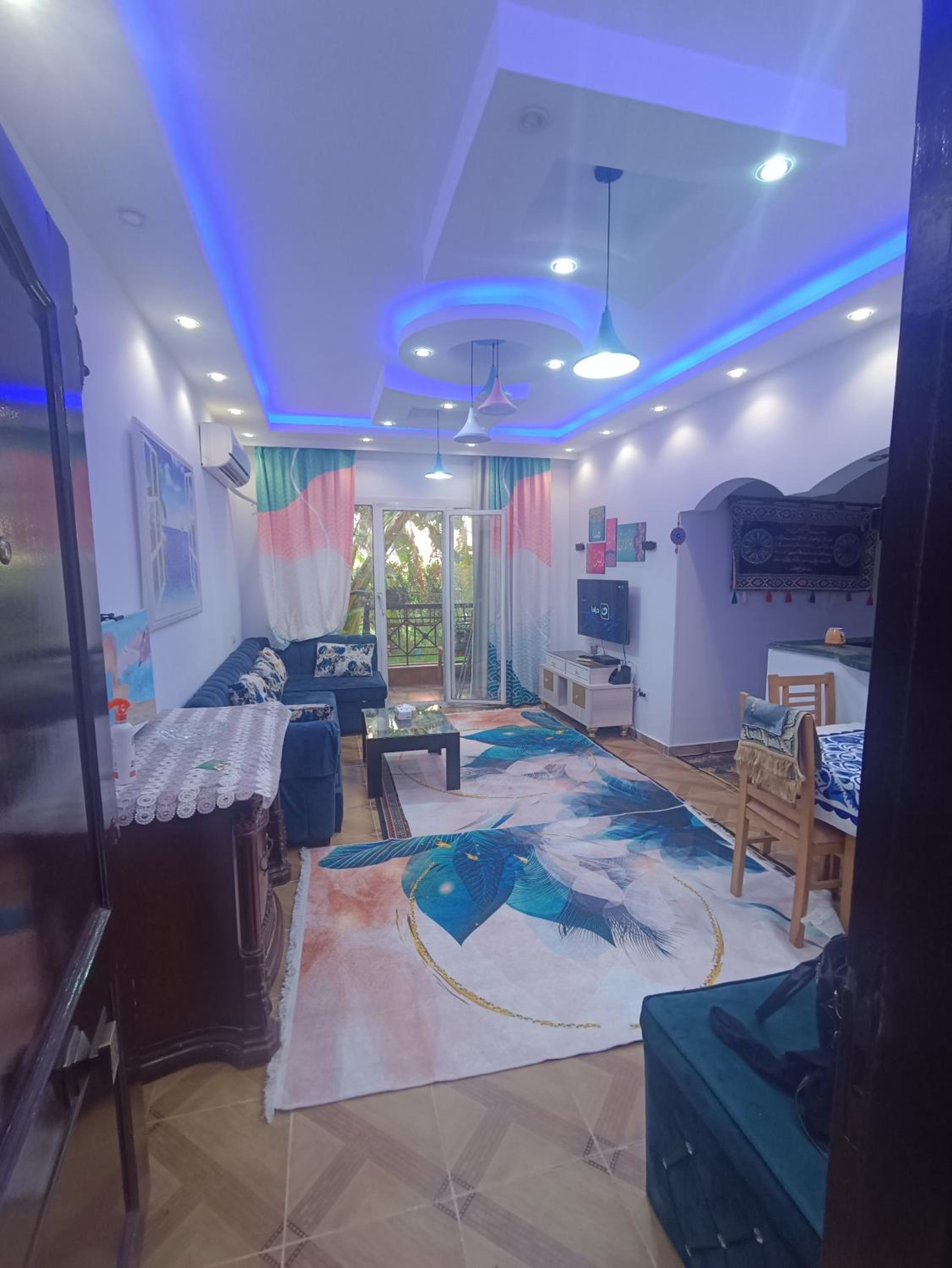 Family-only hotel apartment in Sheikh Zayed City view 2
