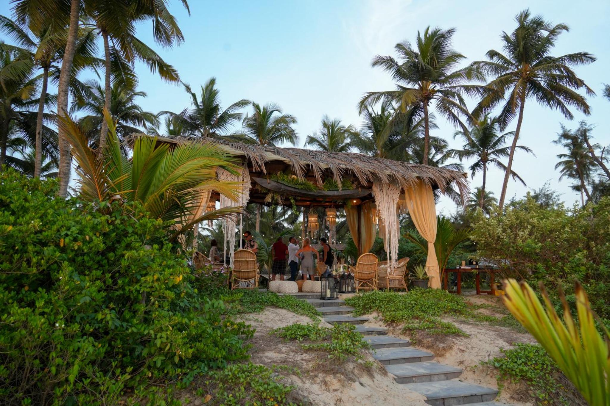 Villa Fiesta - Beachfront Getaway view 4
