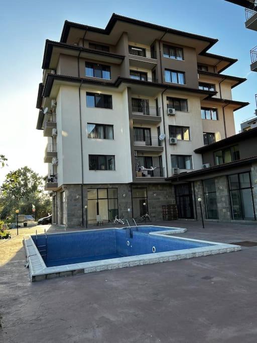Sunny apartment near Cacao beach