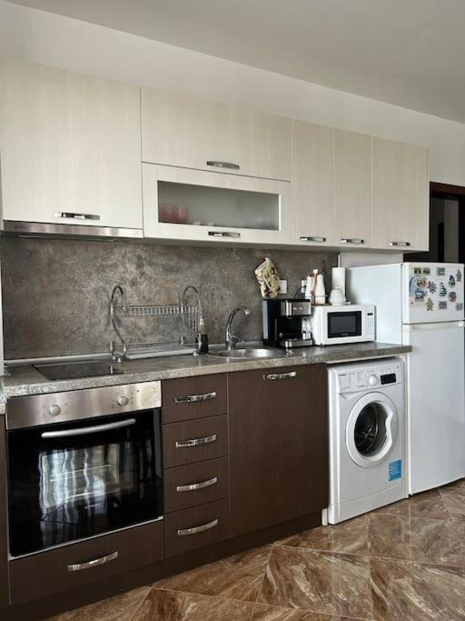 Sunny apartment near Cacao beach