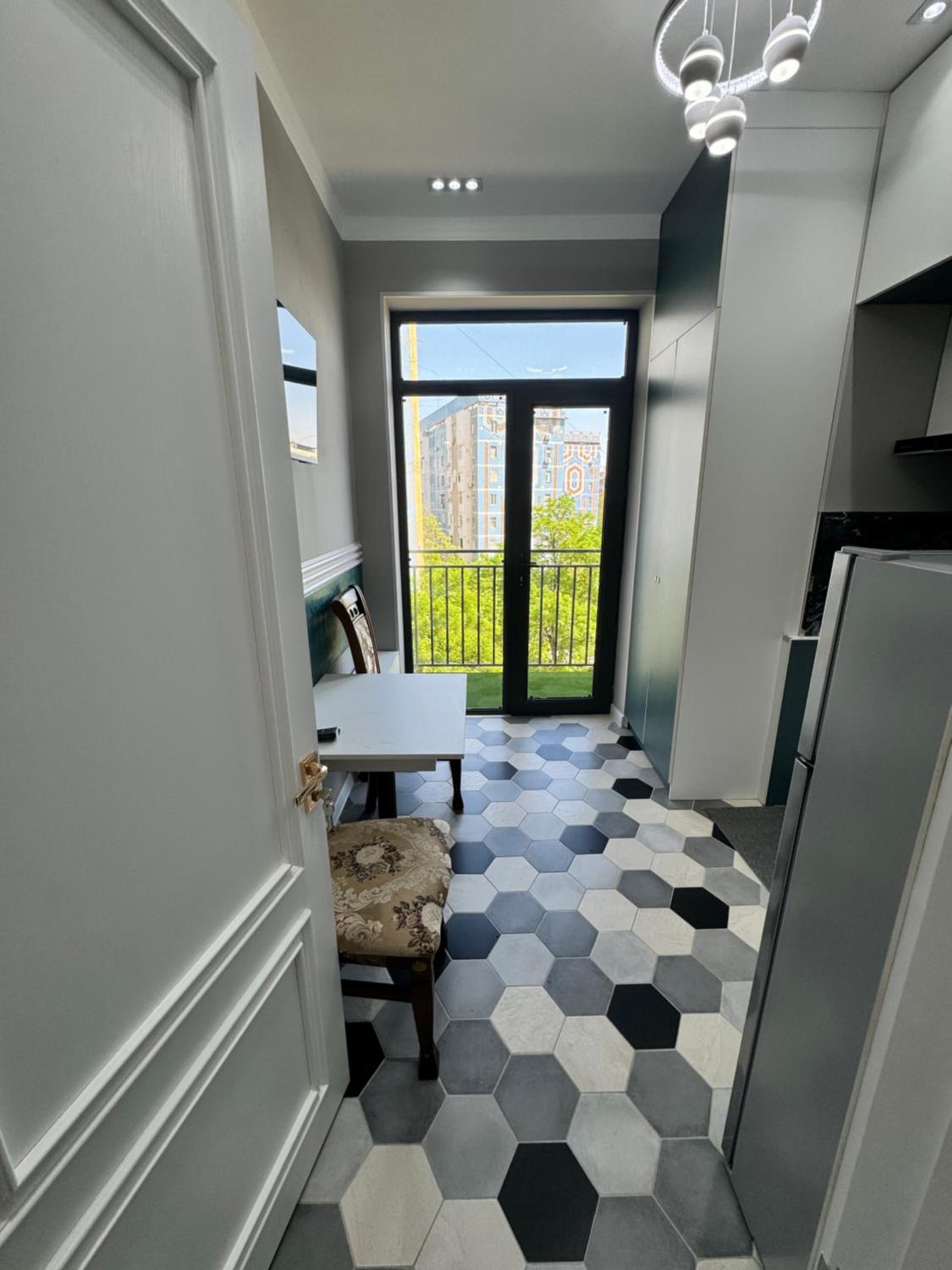 Airport Apartment
