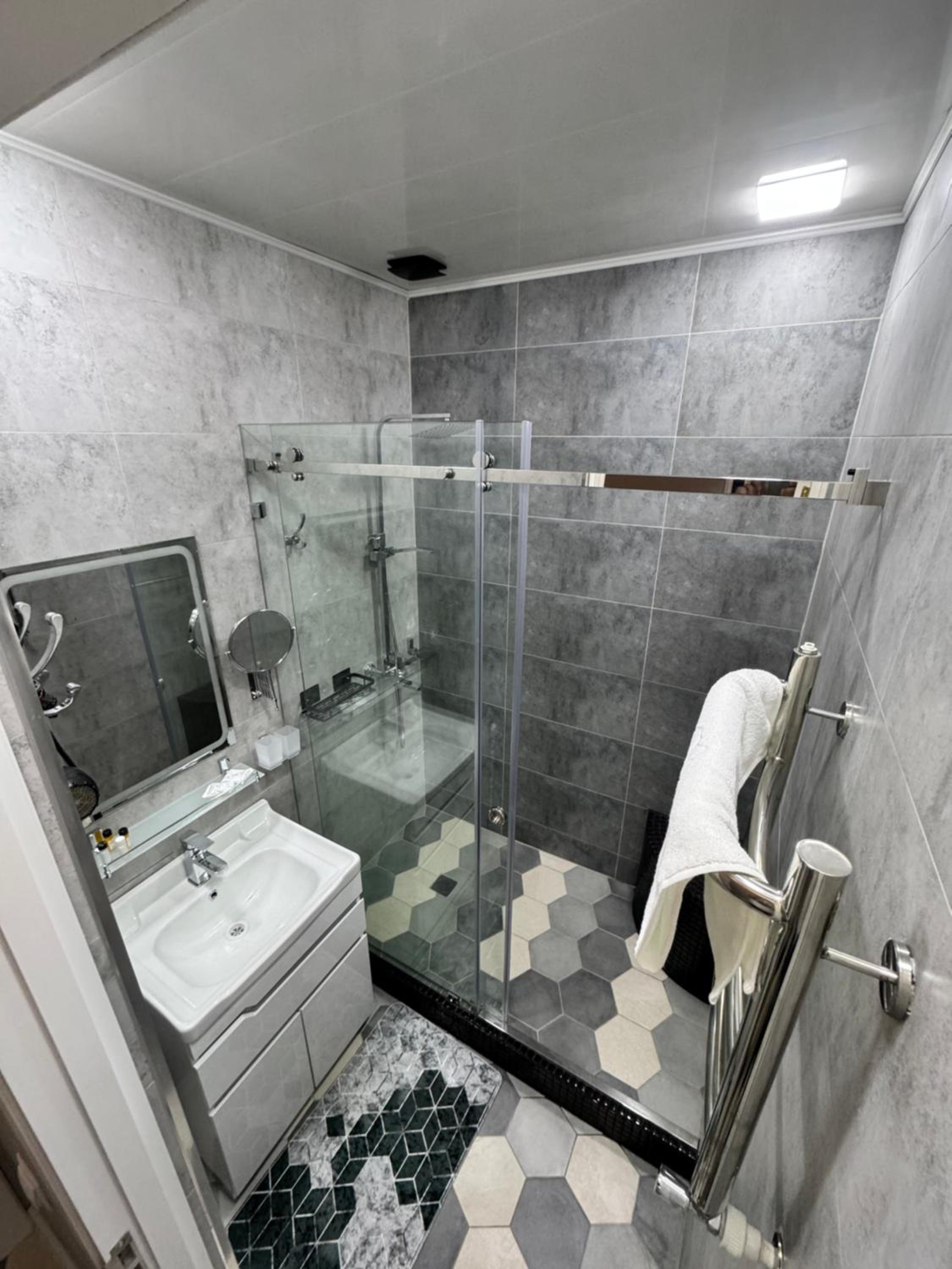 Airport Apartment