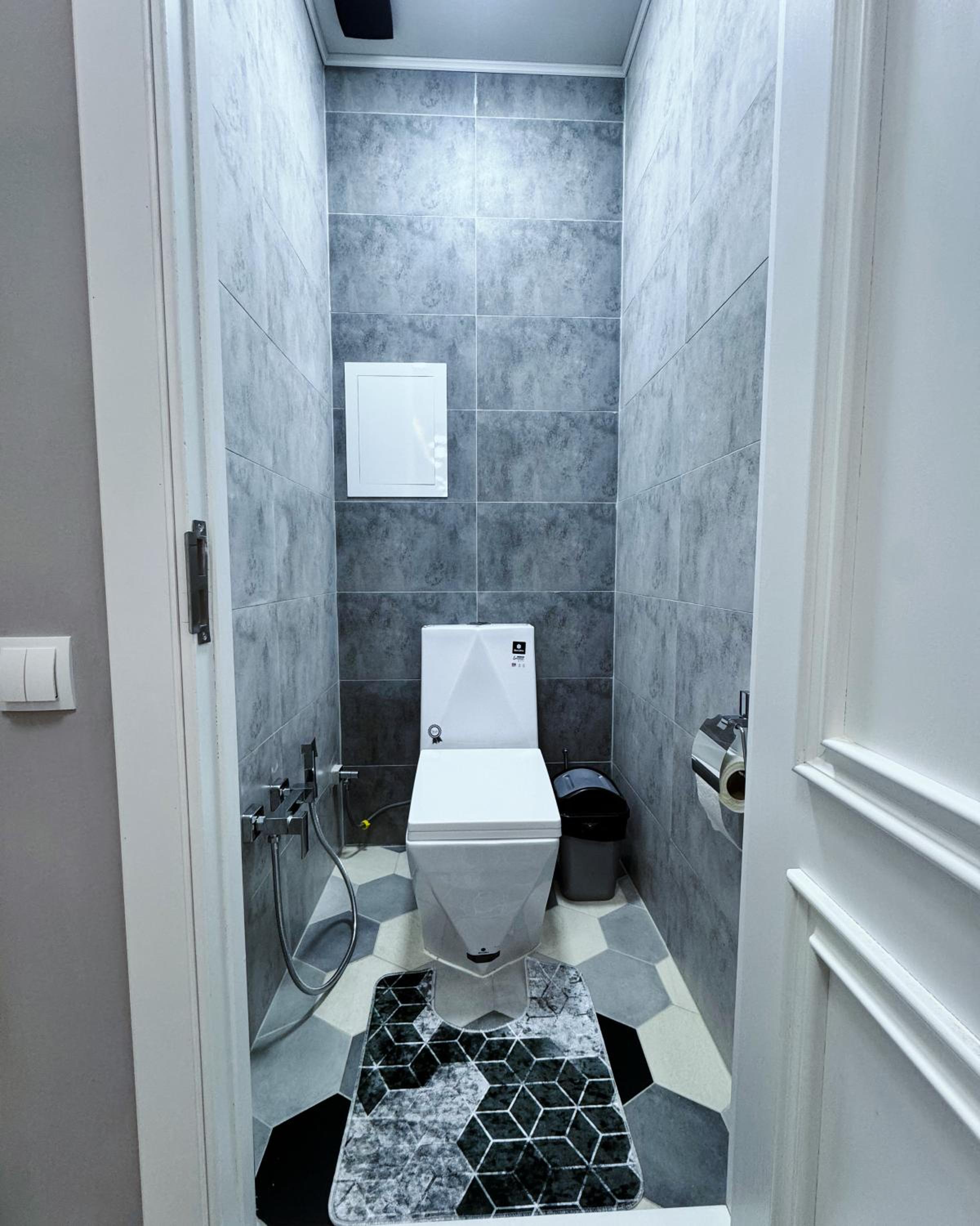 Airport Apartment