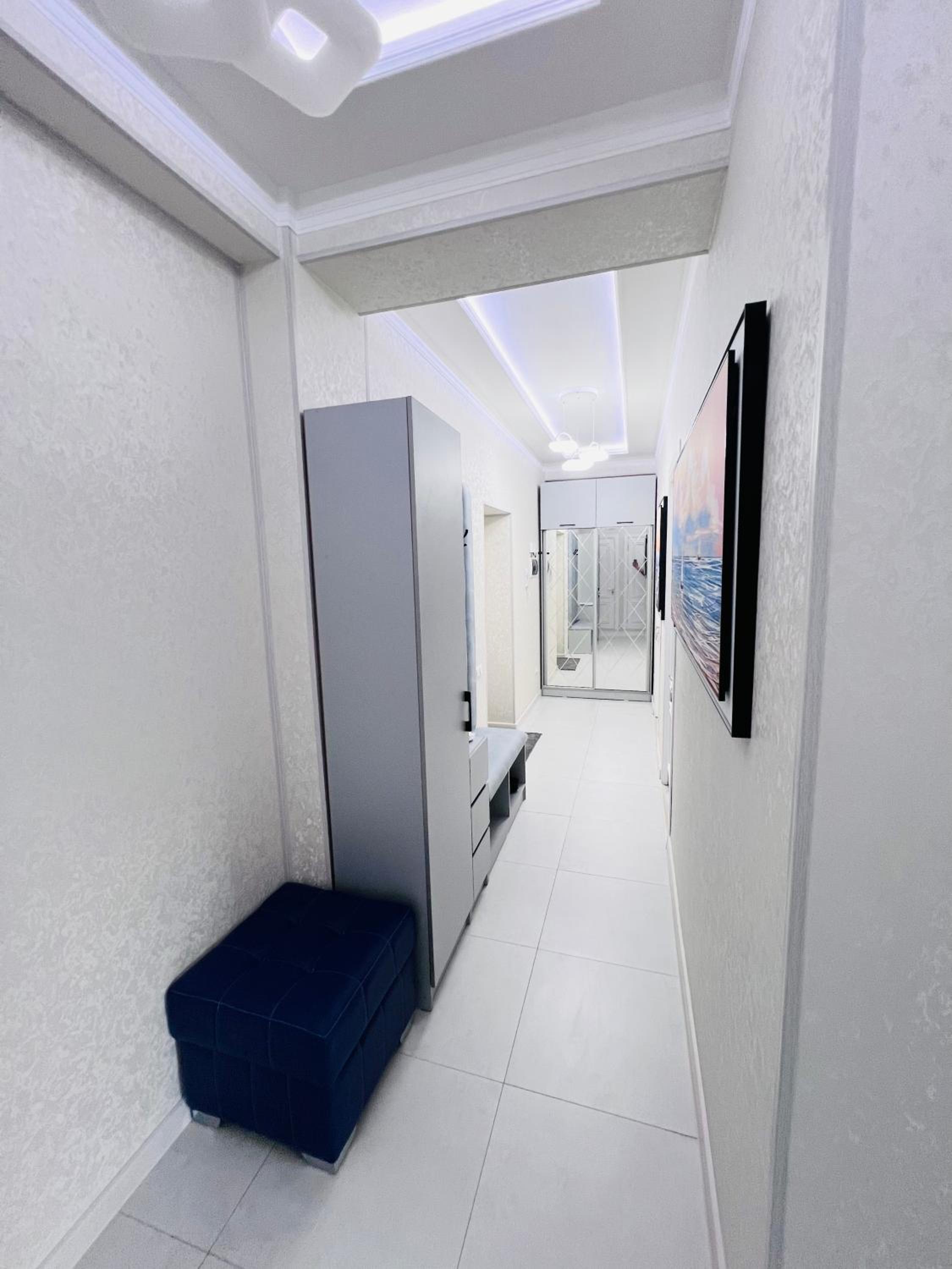 Airport Apartment