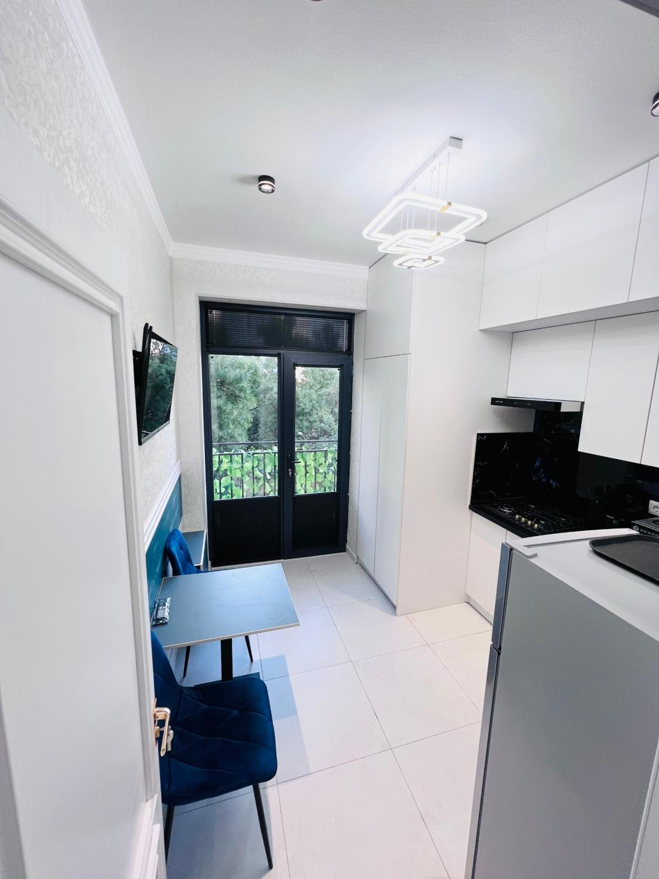 Airport Apartment