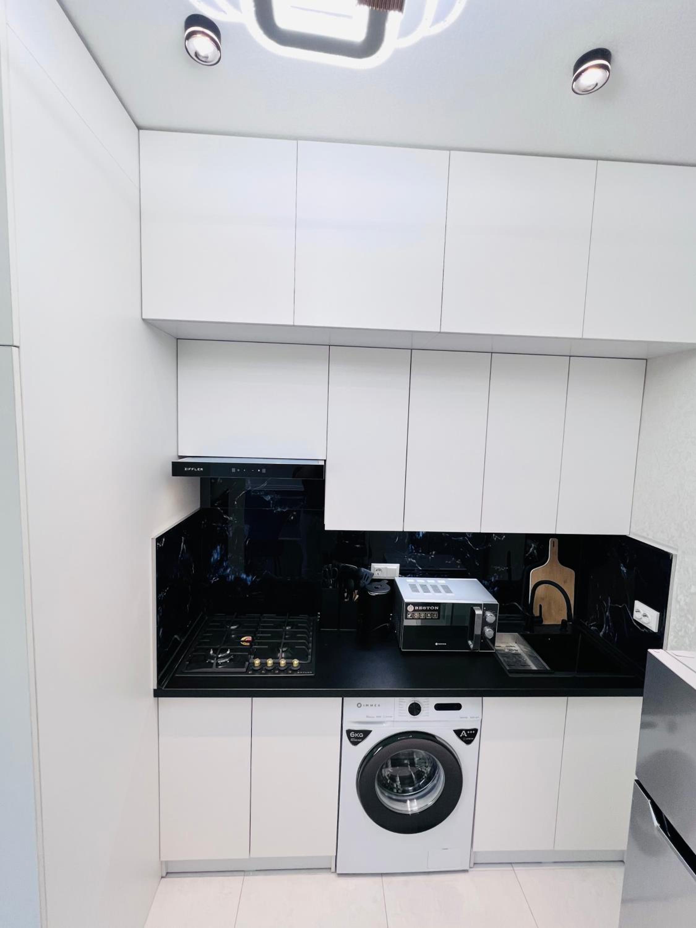 Airport Apartment