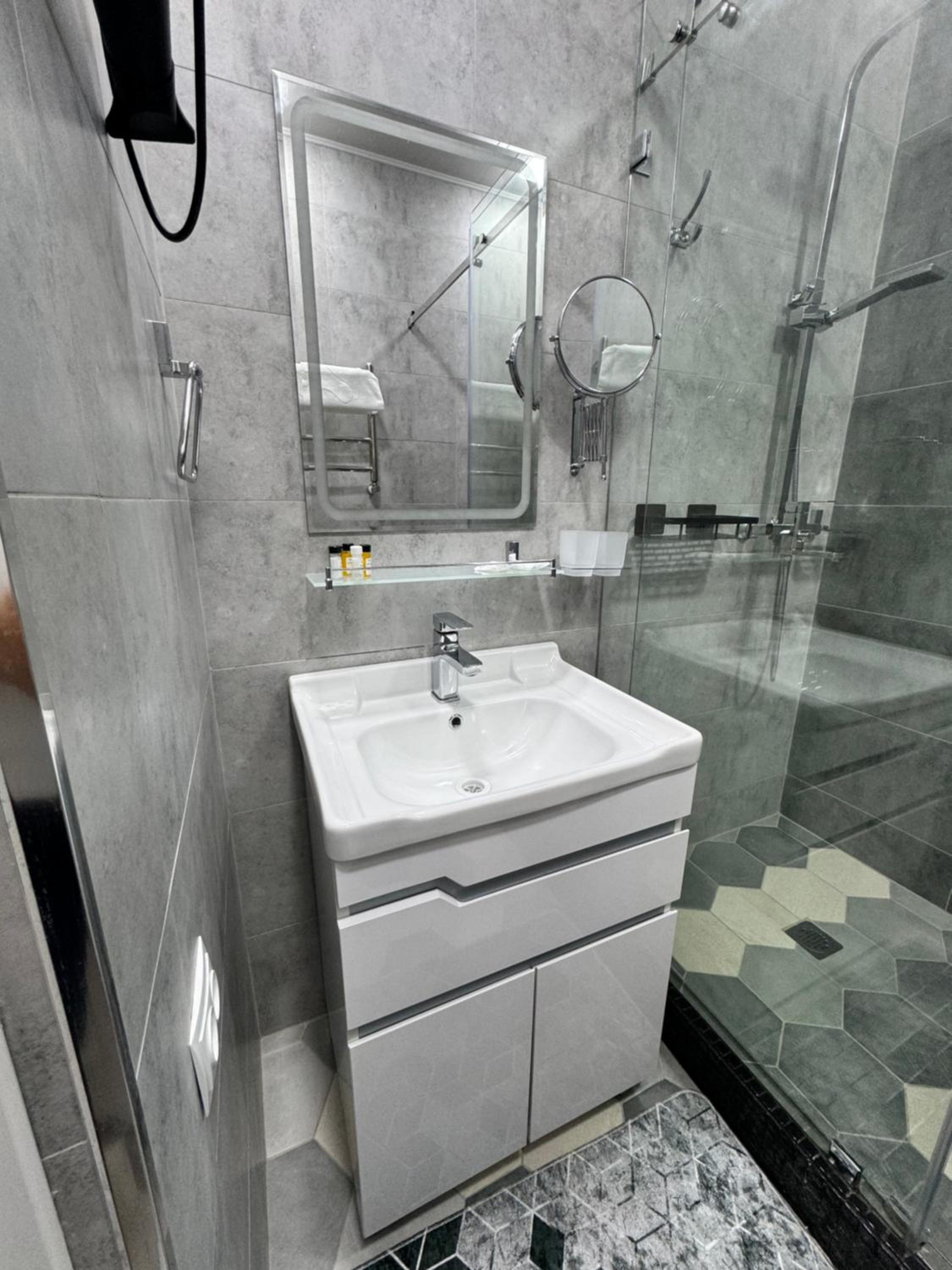 Airport Apartment